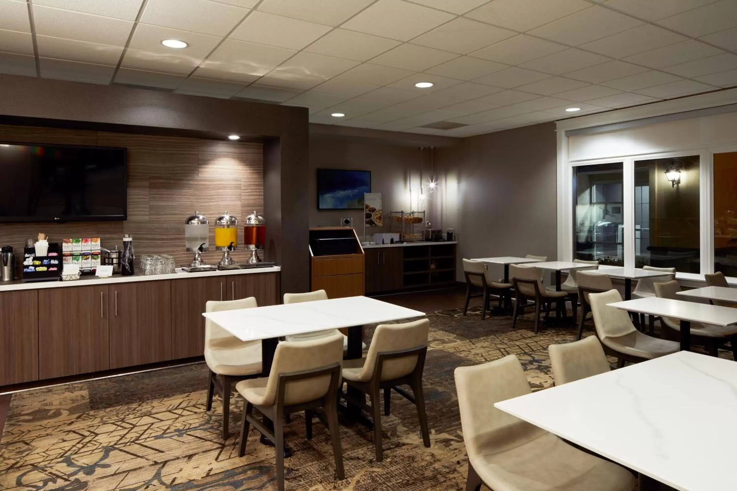 Breakfast, Restaurant/Places to Eat in Residence Inn Los Angeles Westlake Village