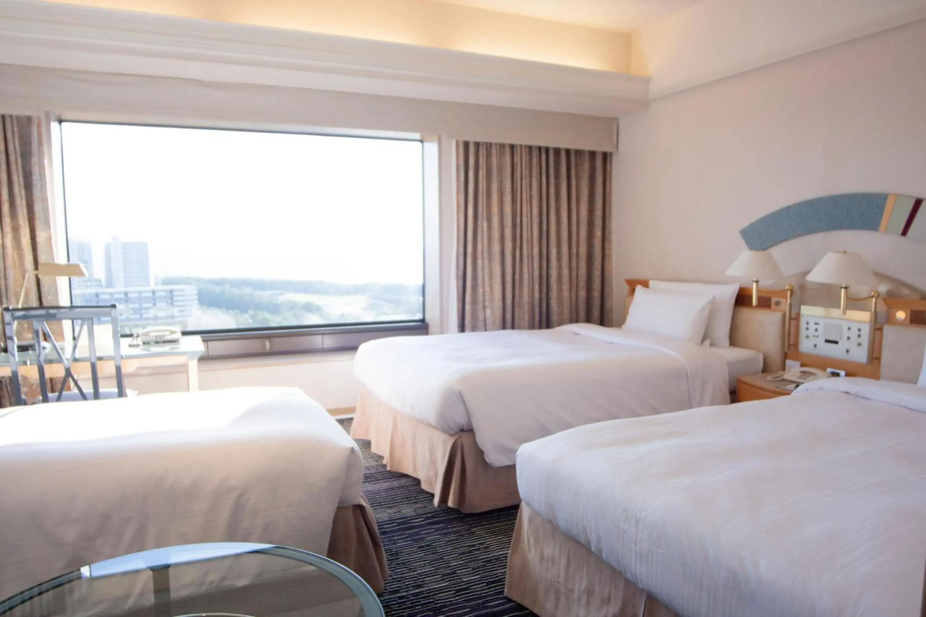 Photo of the whole room, Bed in Hotel New Otani Makuhari