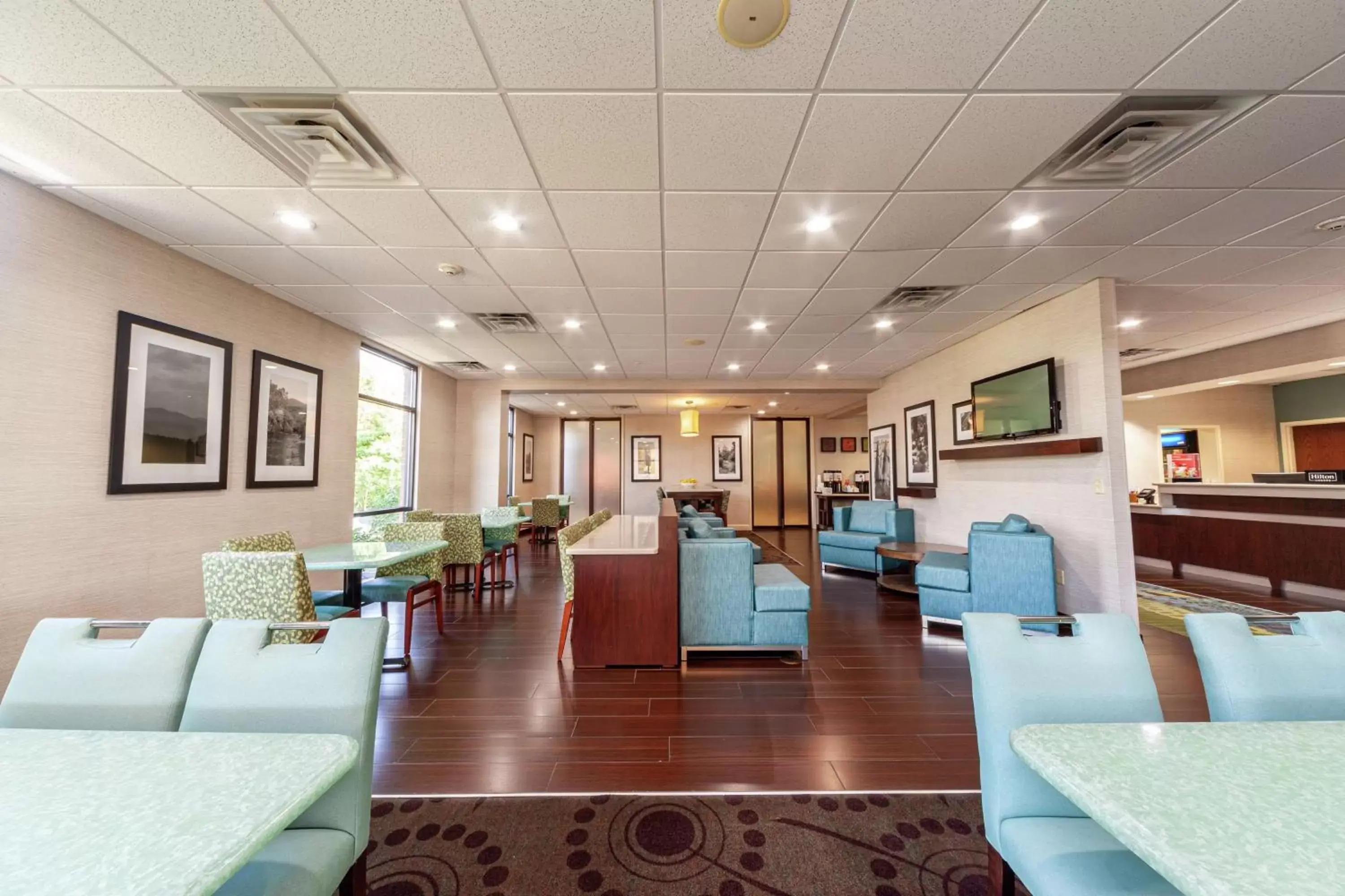 Lobby or reception in Hampton Inn Front Royal