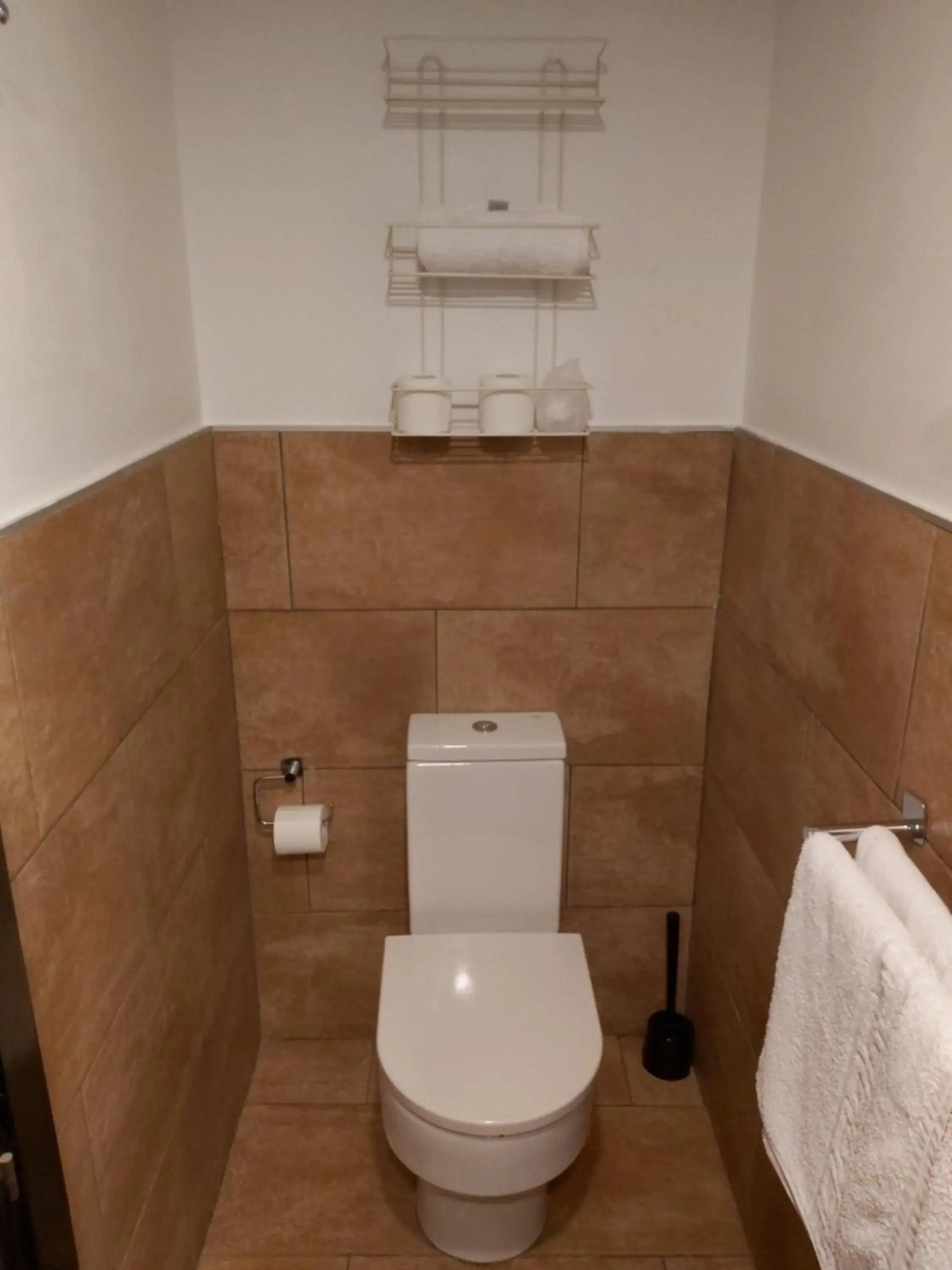 Bathroom in Hotel Complutense
