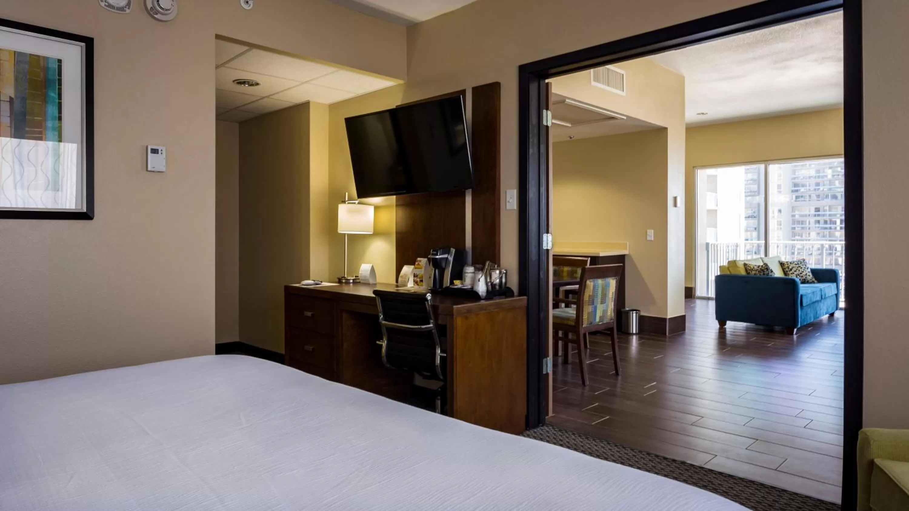 Photo of the whole room, Bed in Holiday Inn Houston Downtown by IHG