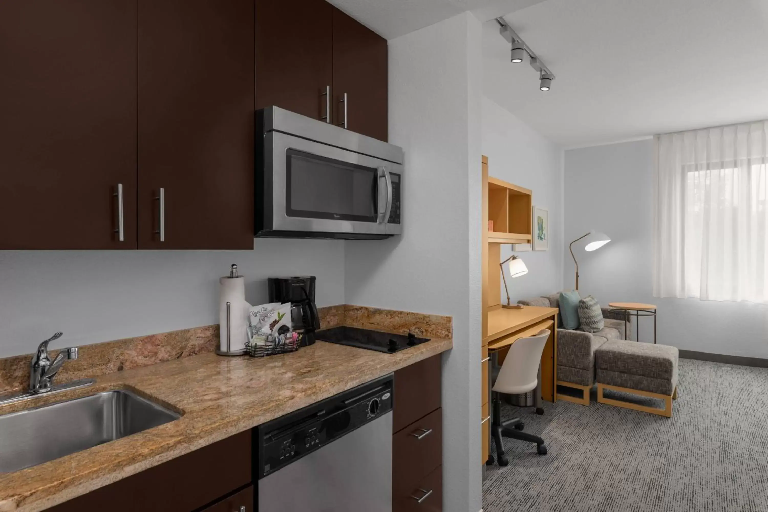 Kitchen or kitchenette, Kitchen/Kitchenette in TownPlaces Suite Denver Airport at Gateway Park