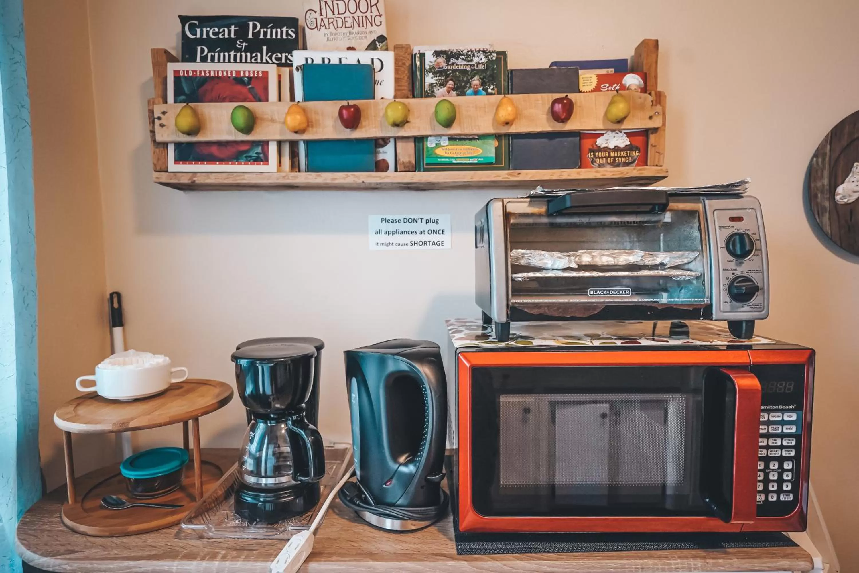 Coffee/tea facilities in Hollywood Light Haven Lodge
