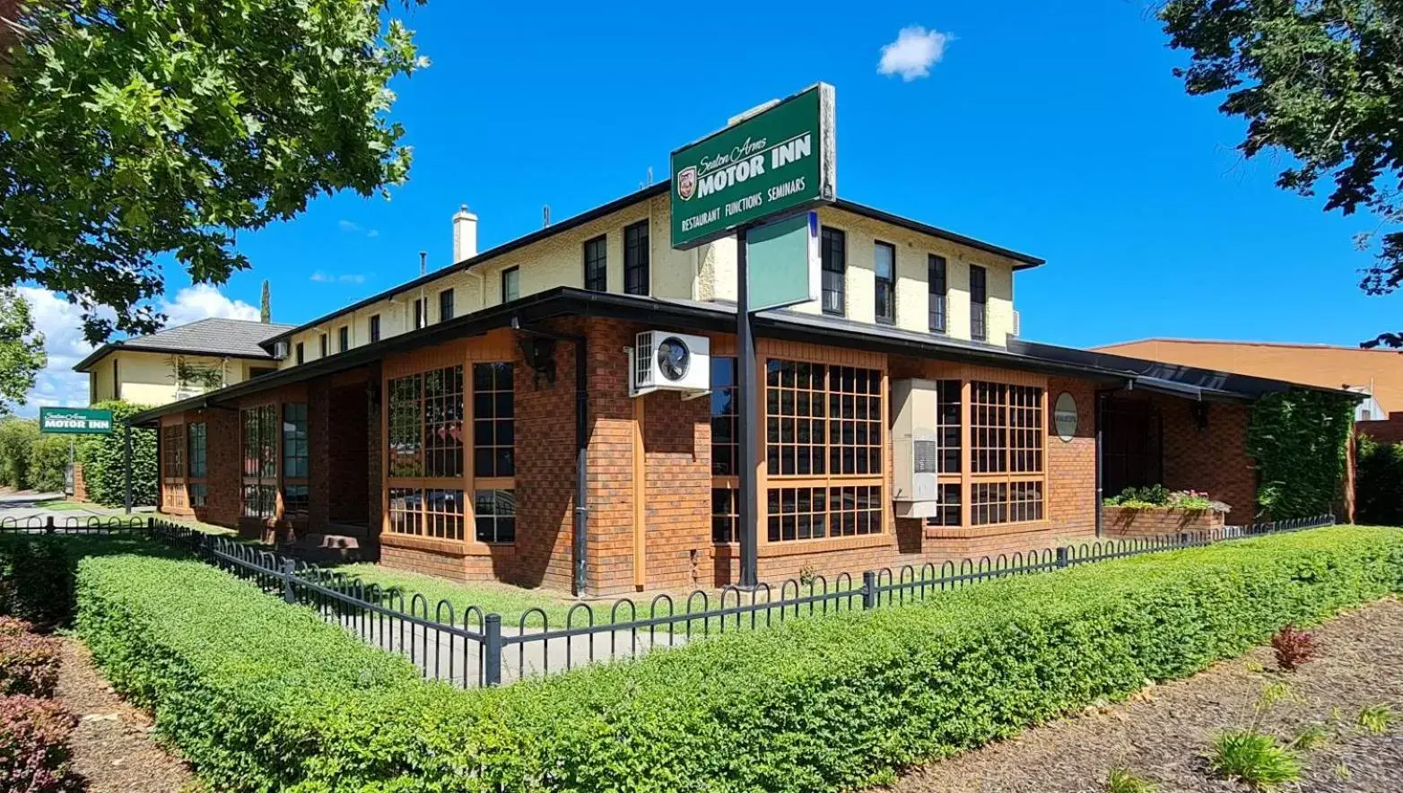 Property Building in Seaton Arms Motor Inn