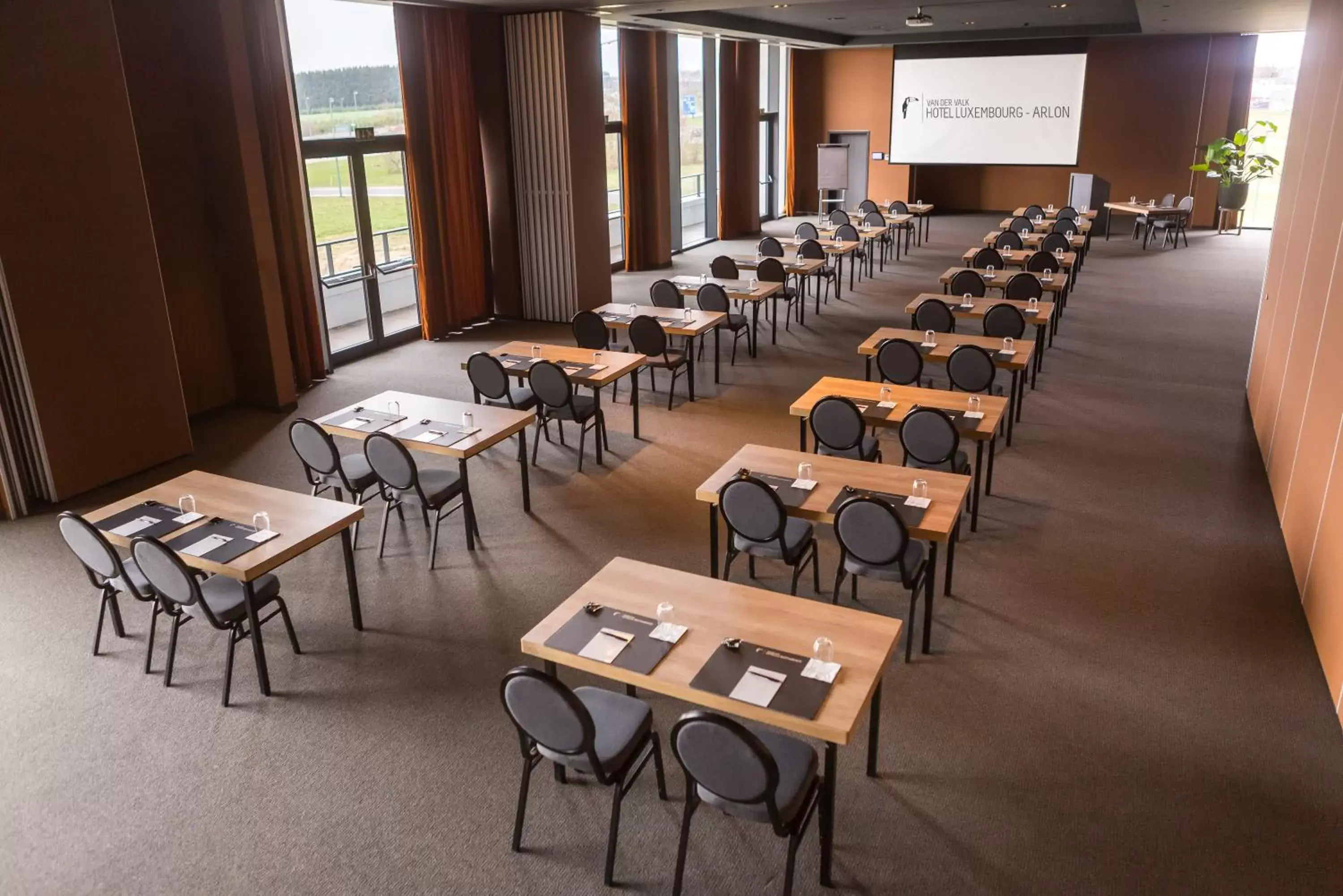 Meeting/conference room, Restaurant/Places to Eat in Van Der Valk Luxembourg Arlon