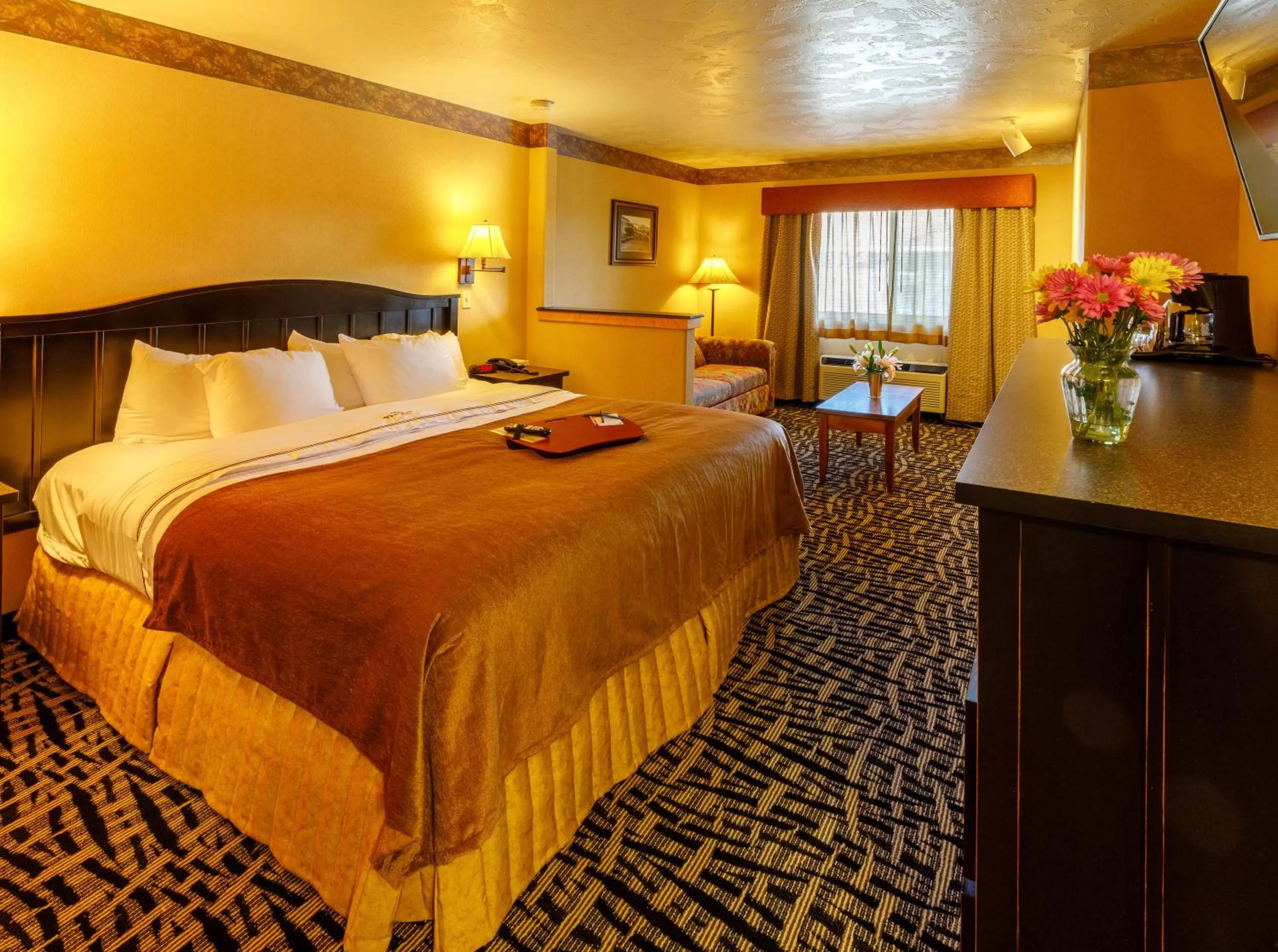 Photo of the whole room, Bed in 49'er Inn & Suites