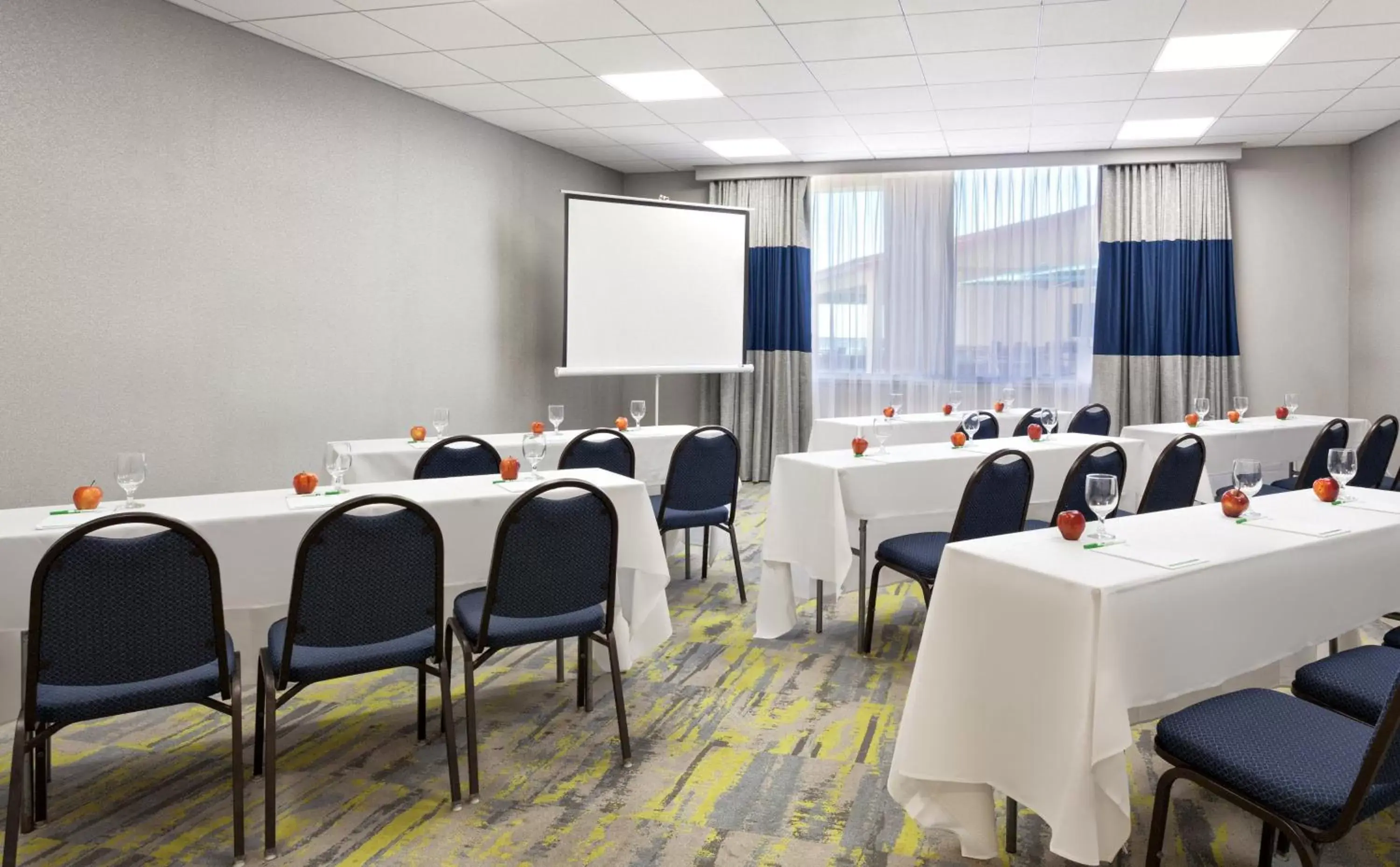 Meeting/conference room in Holiday Inn Hotel & Suites Daytona Beach On The Ocean, an IHG Hotel