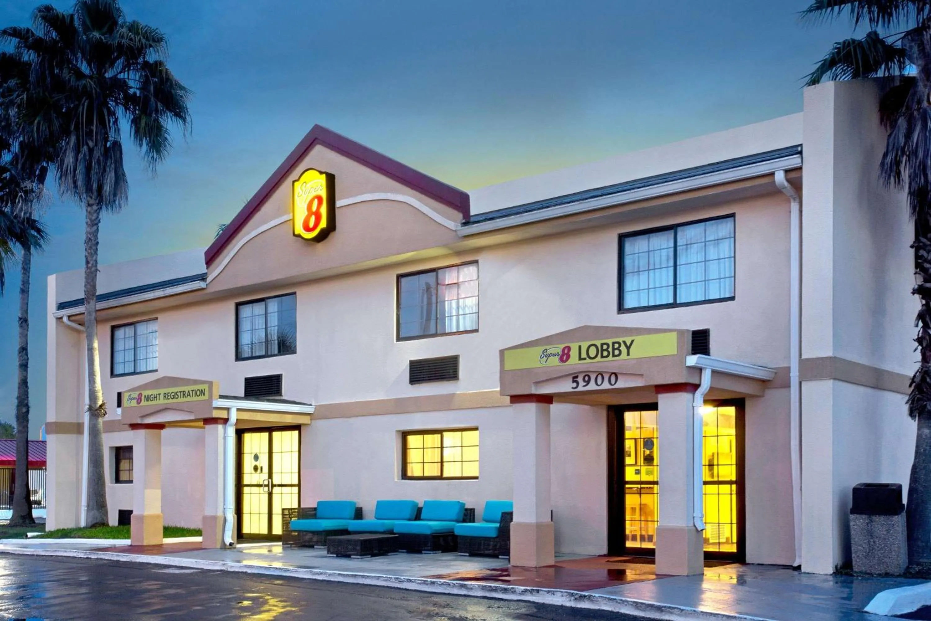 Property building in Super 8 by Wyndham Orlando International Drive