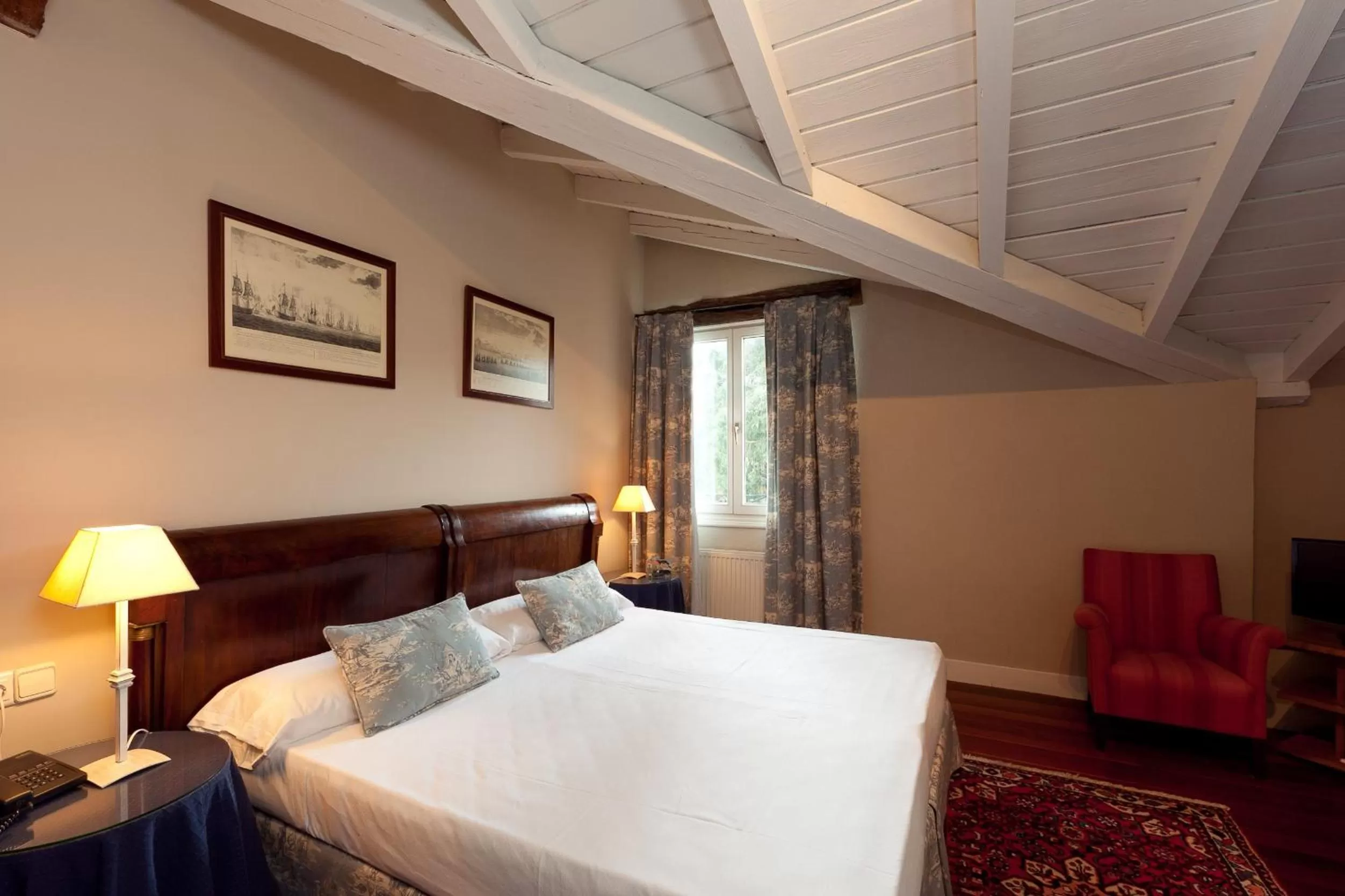 Photo of the whole room, Bed in Hotel Zubieta