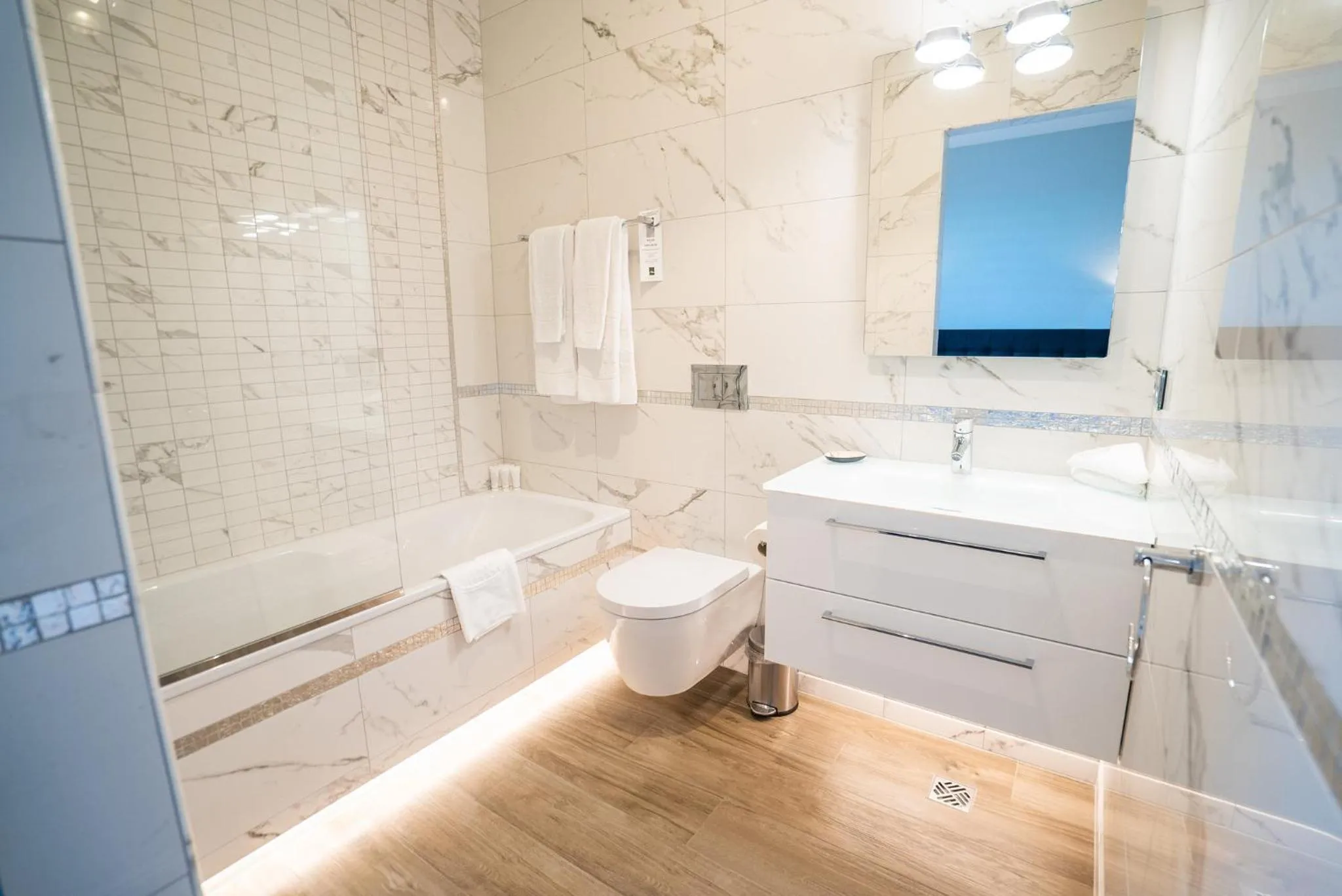 Bathroom in Hotel Keflavik by Reykjavik Keflavik Airport