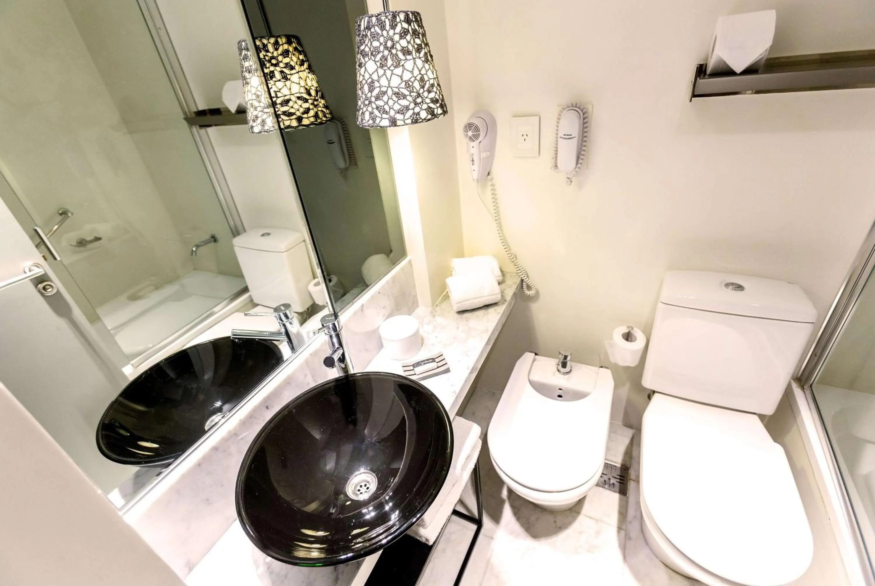 Bathroom in Esplendor Plaza Francia