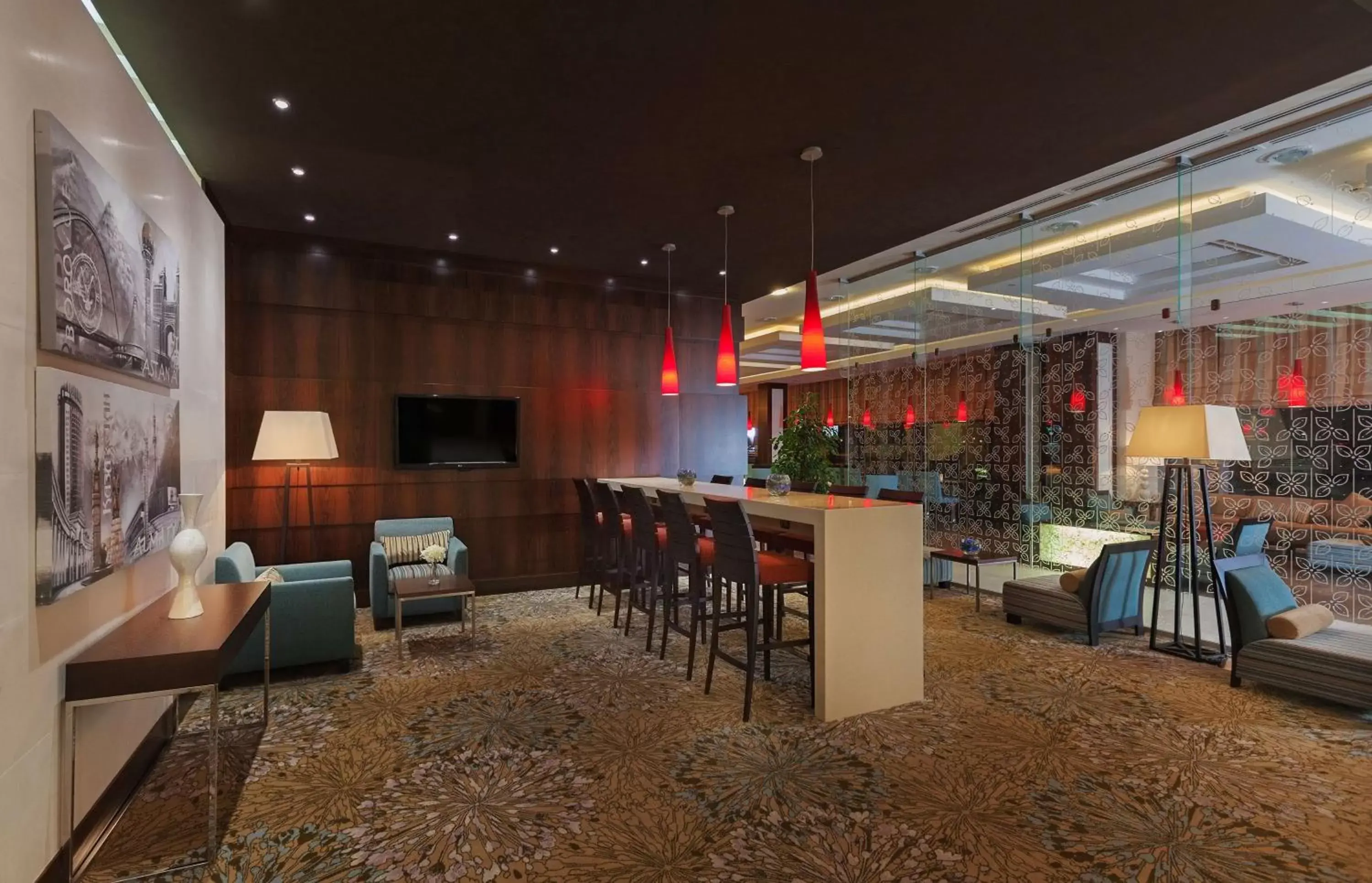Lounge or bar, Restaurant/Places to Eat in Hilton Garden Inn Astana