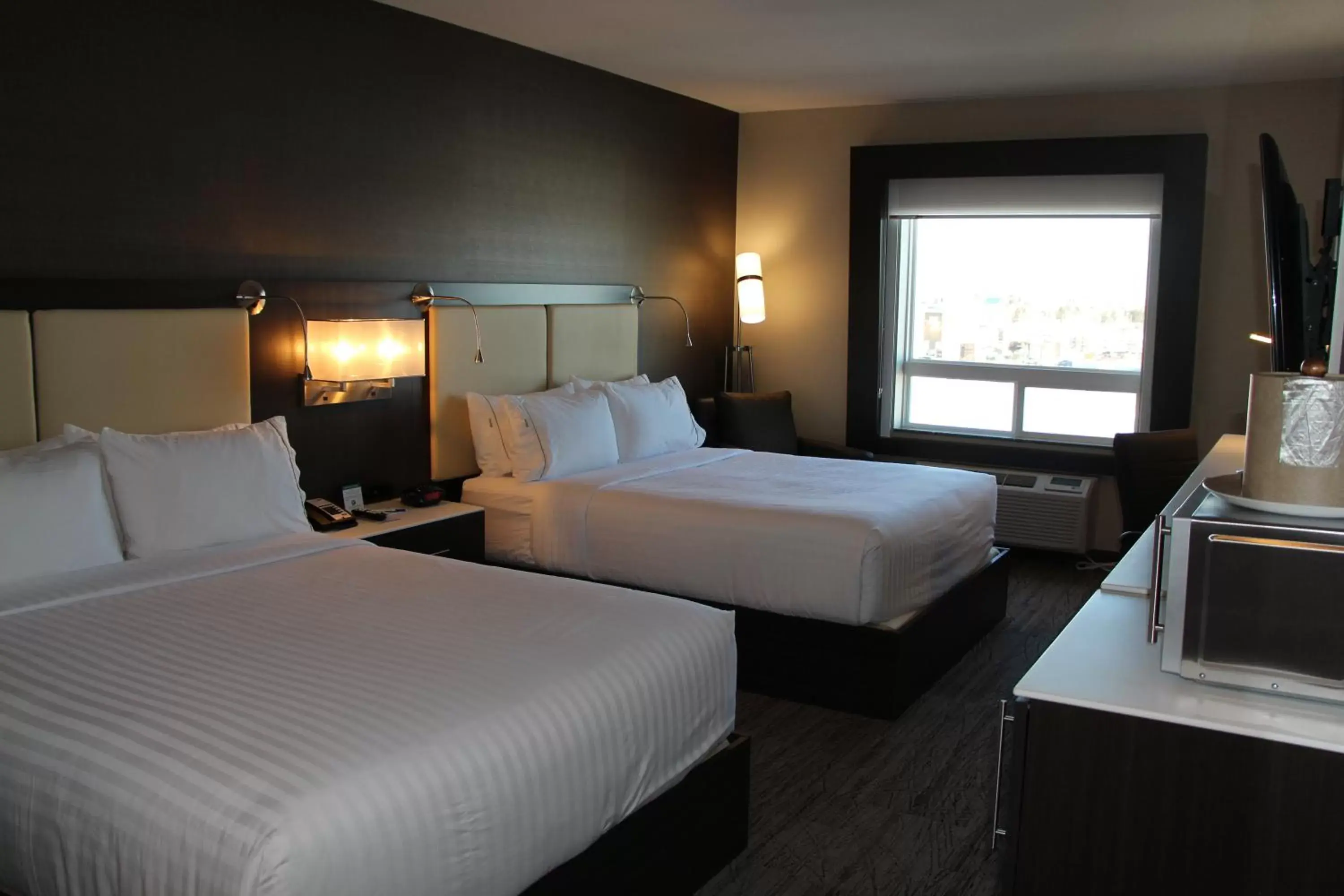 Photo of the whole room, Bed in Holiday Inn Express & Suites Cold Lake, an IHG Hotel