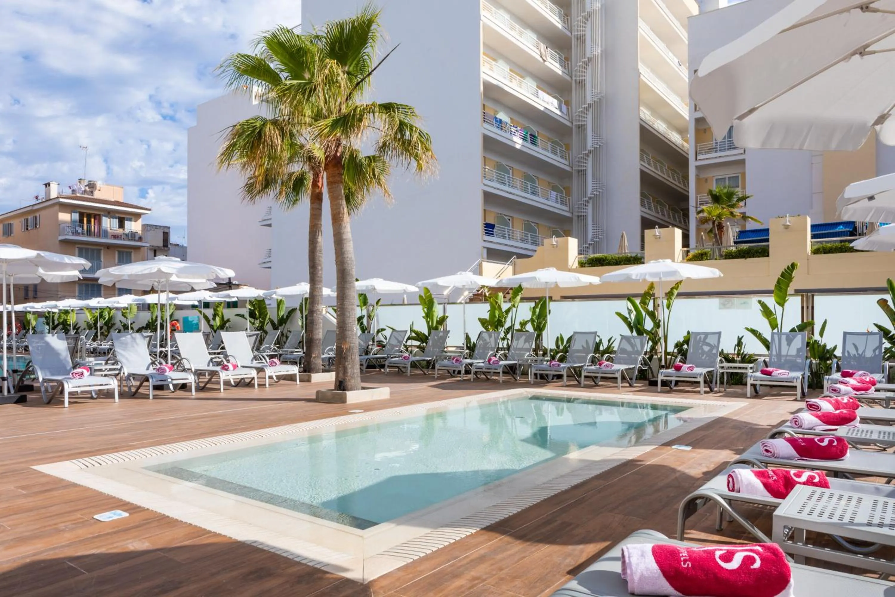 Swimming pool in JS Yate