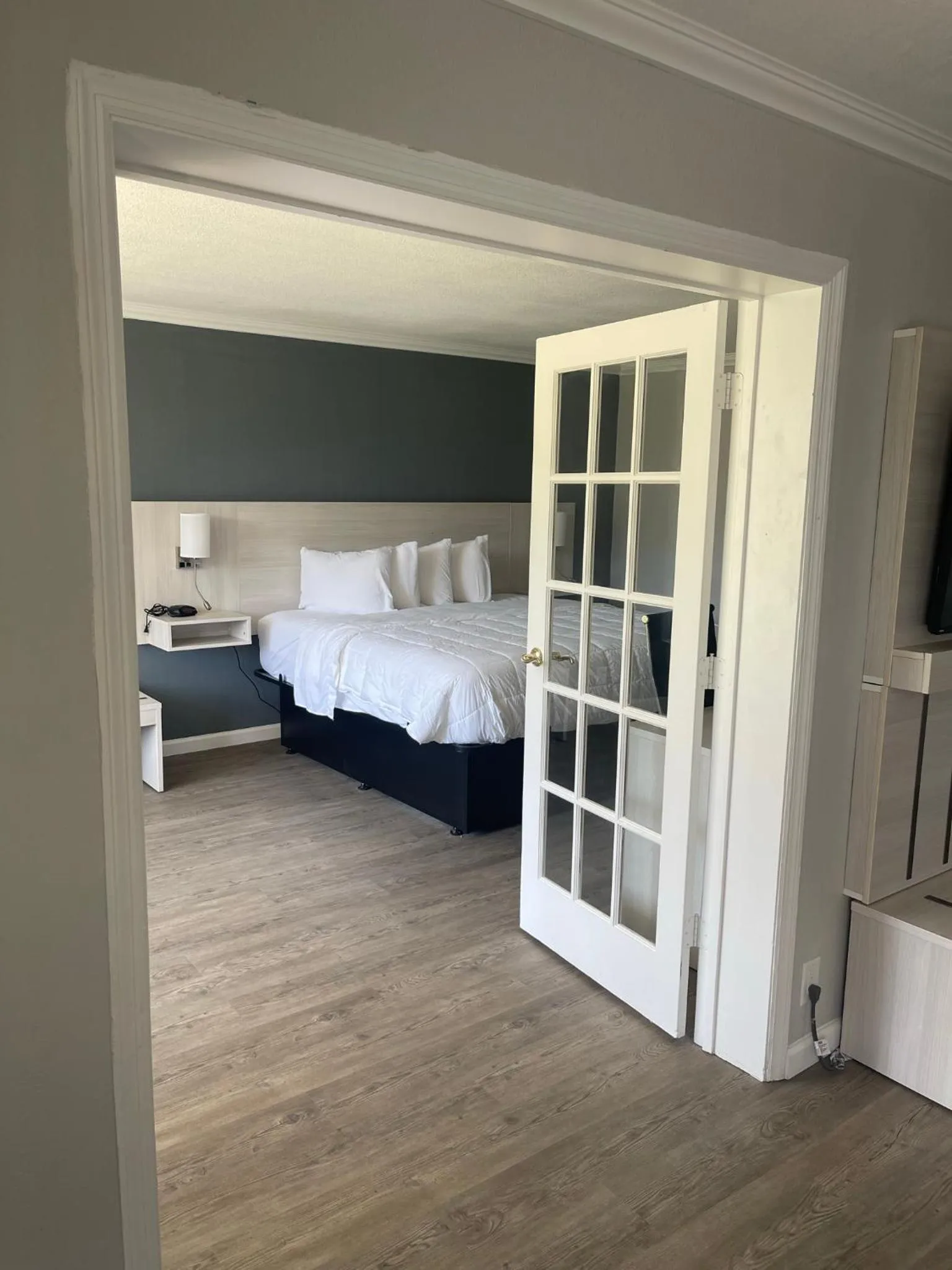 Bed in MainStay Suites Florence - Darlington