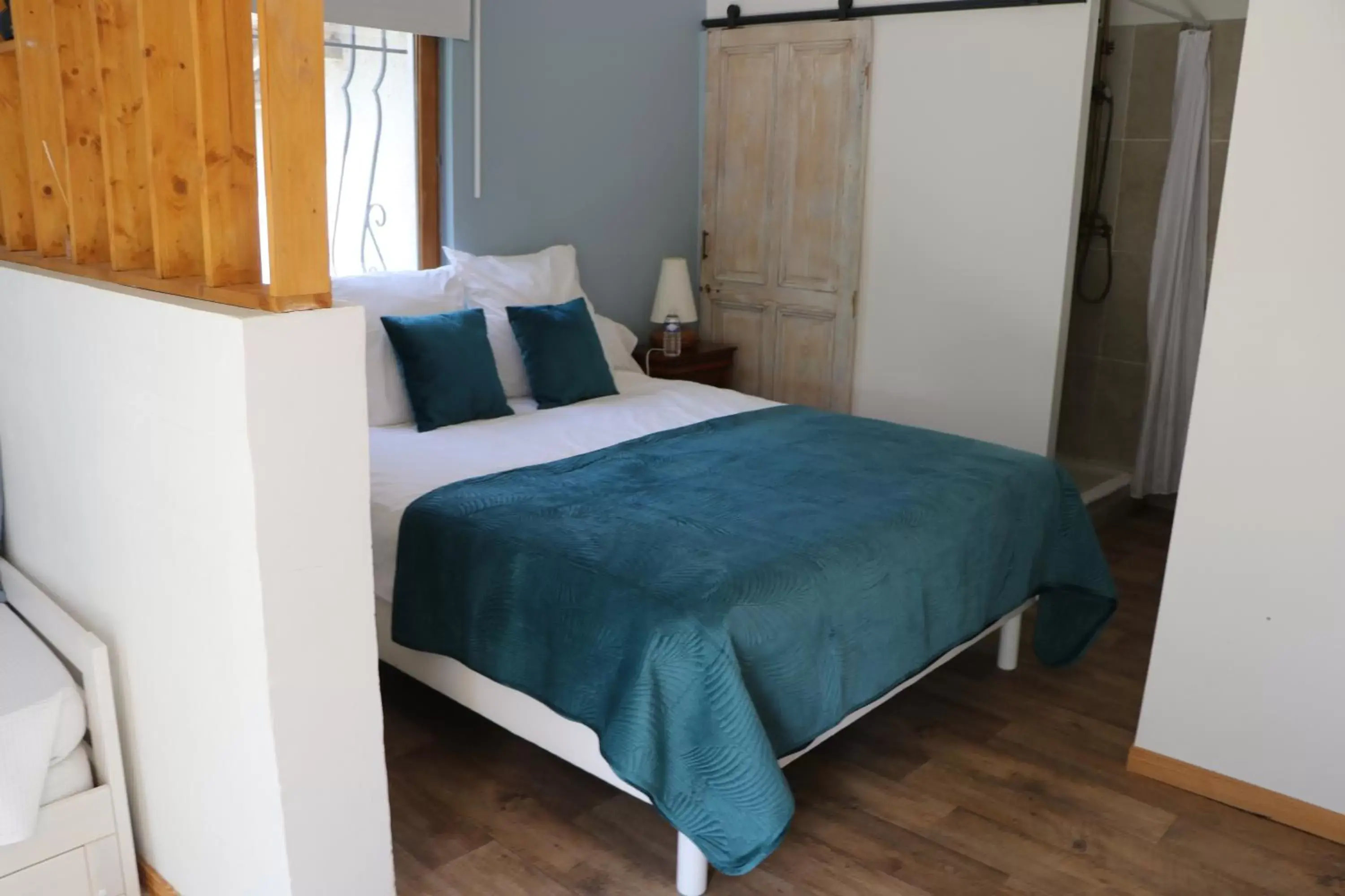 Property building, Bed in Mas des Cerisiers