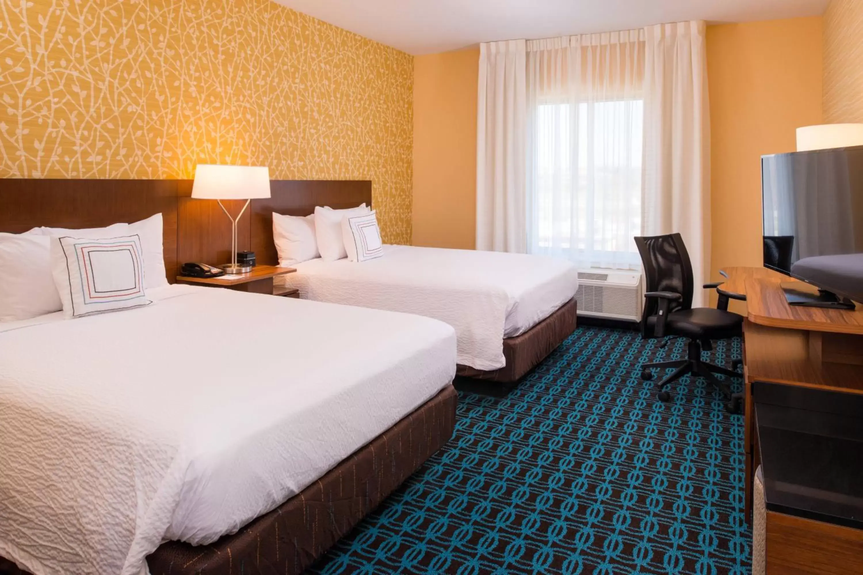Photo of the whole room, Bed in Fairfield Inn & Suites by Marriott Akron Stow