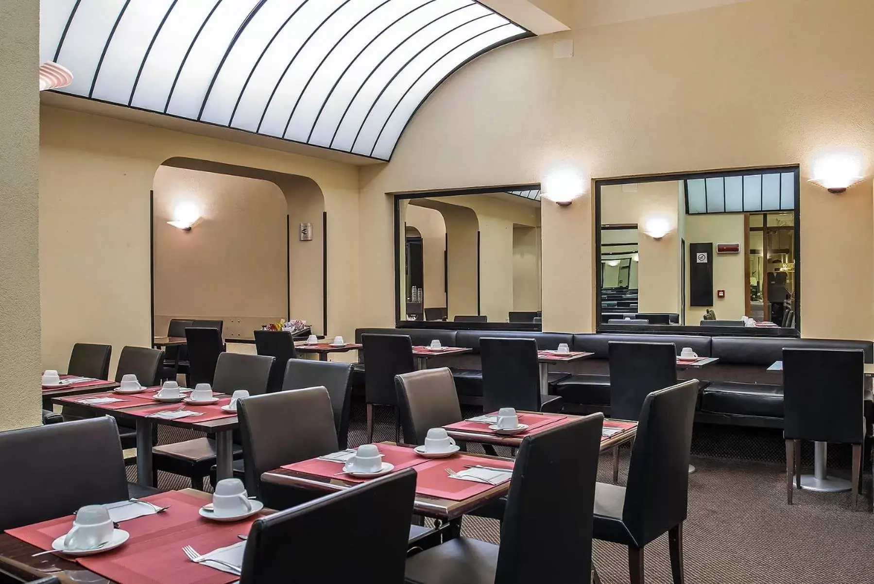 Restaurant/Places to Eat in Hotel Accademia