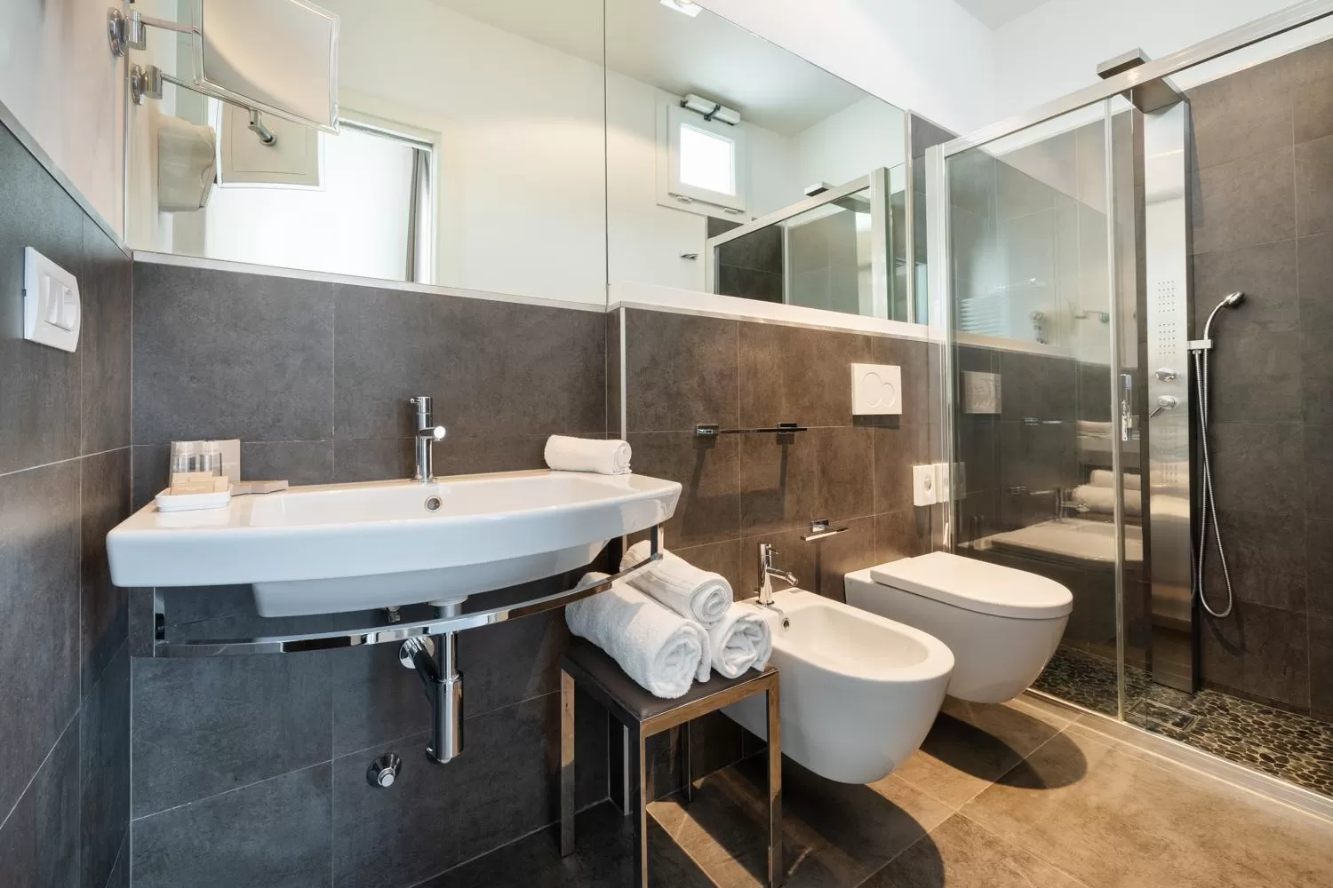 Shower in Baldinini Hotel