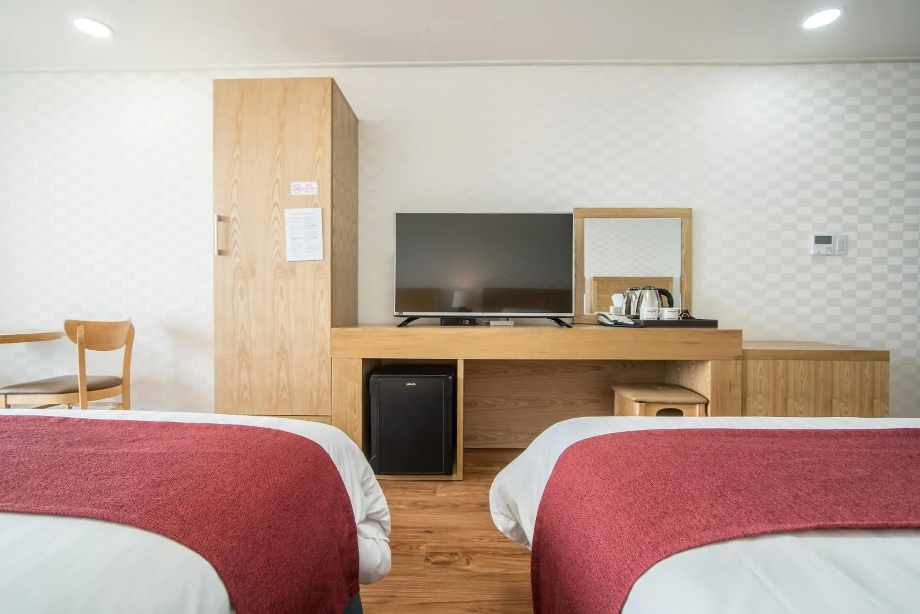 TV and multimedia, Bed in Breeze Bay Hotel TV and multimedia, Bed in Breeze Bay Hotel