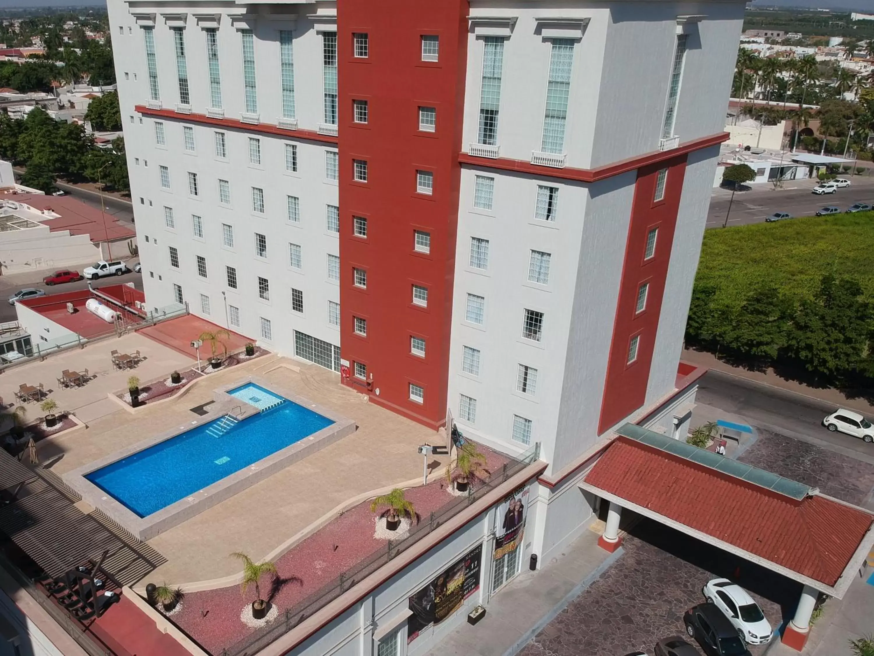 Swimming pool, Bird's-eye View in Fiesta Inn Ciudad Obregon