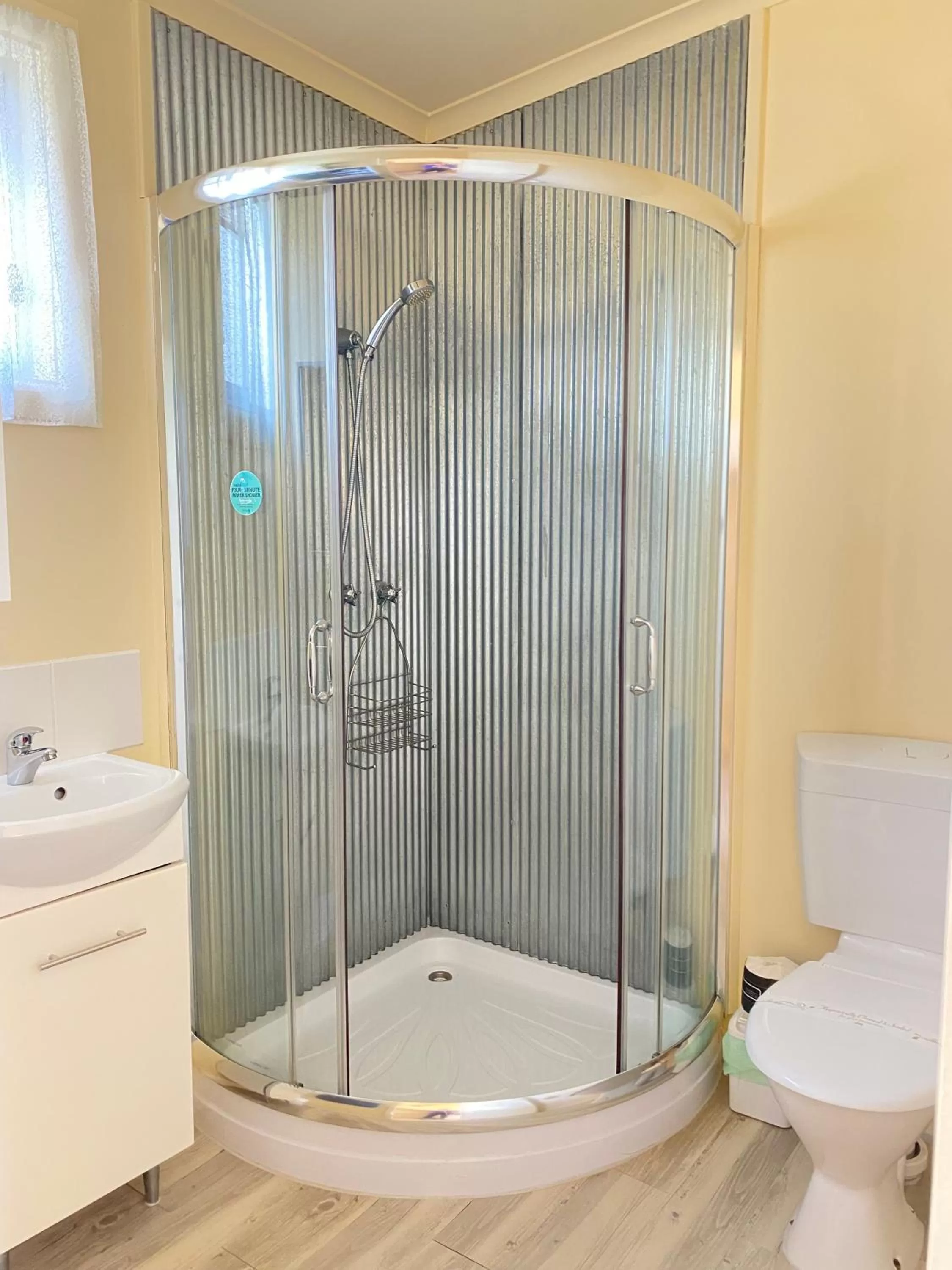 Bathroom in Rye Beach Motel Australia