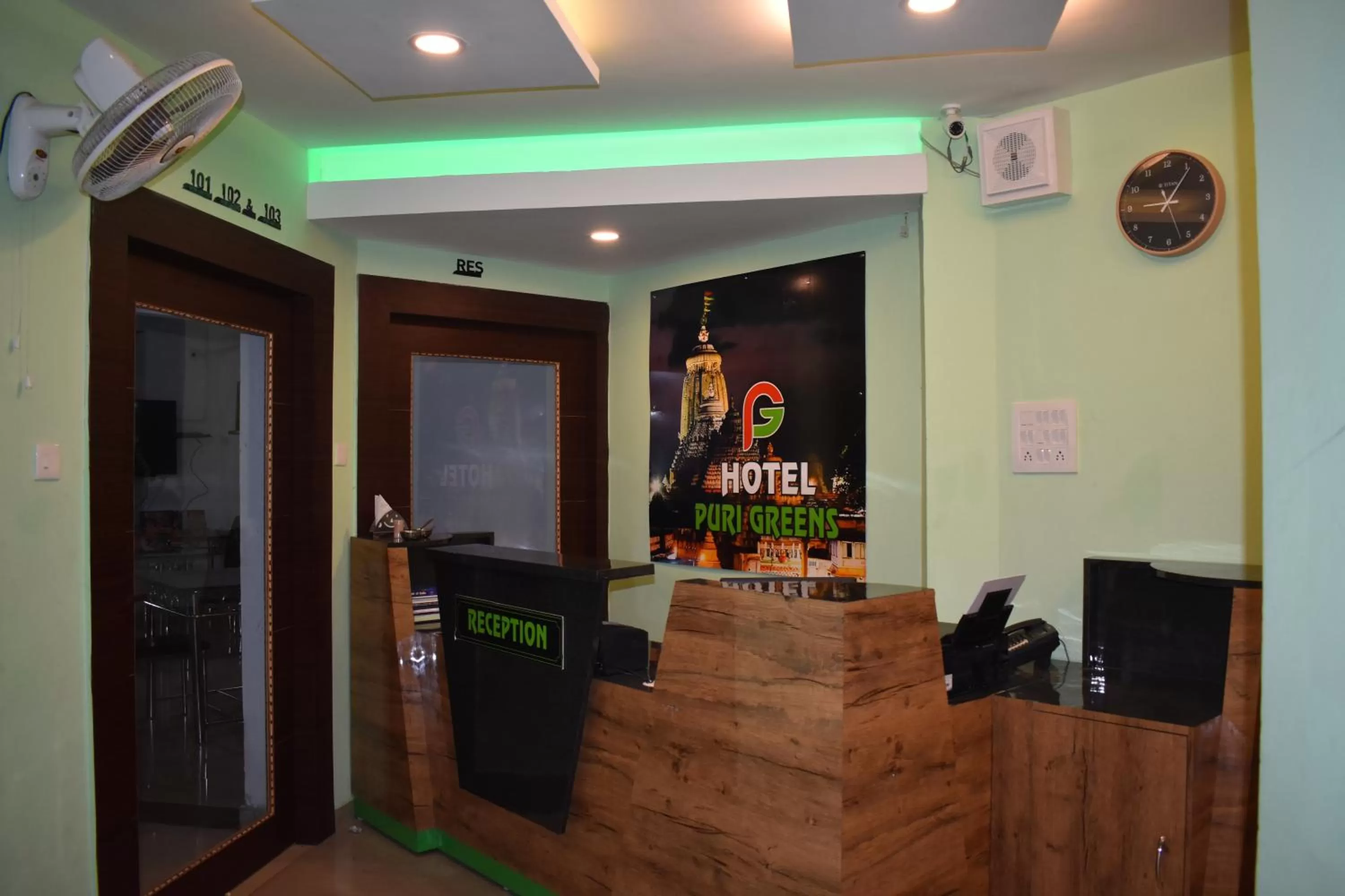 Lobby or reception in HOTEL PURI GREENS