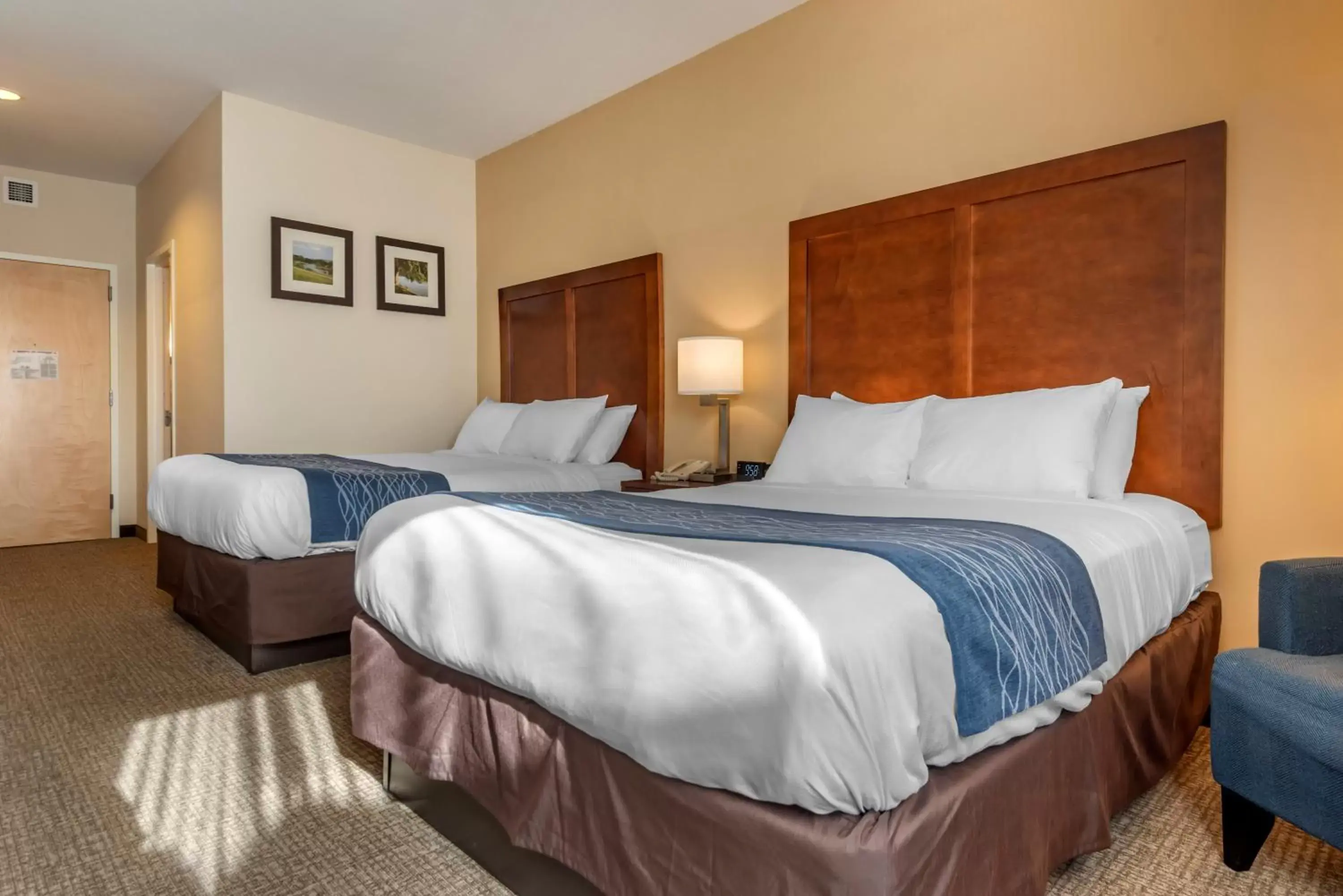 Bed in Comfort Inn Apalachin - Binghamton W Route 17