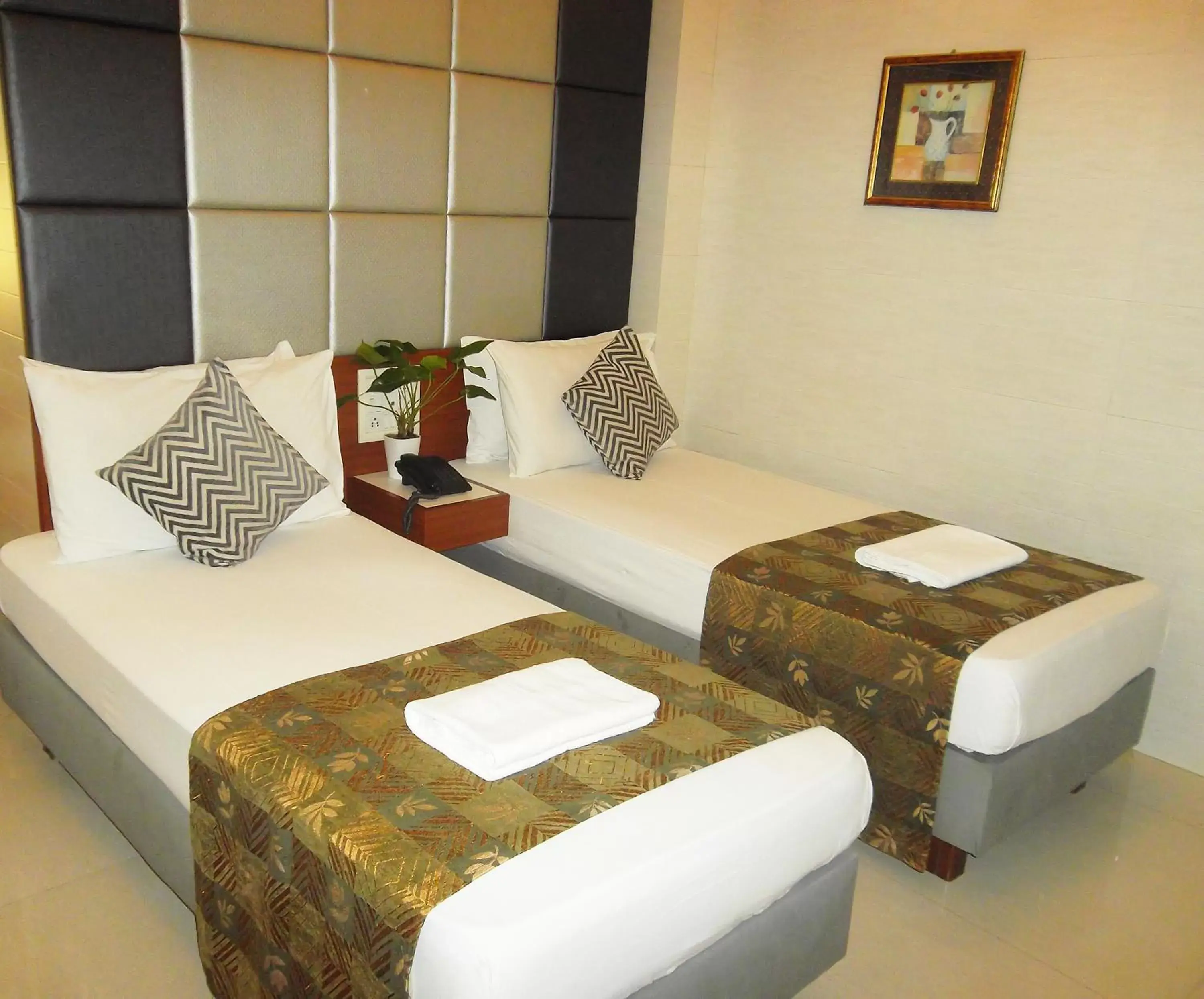 Bed in Elphinstone Hotel