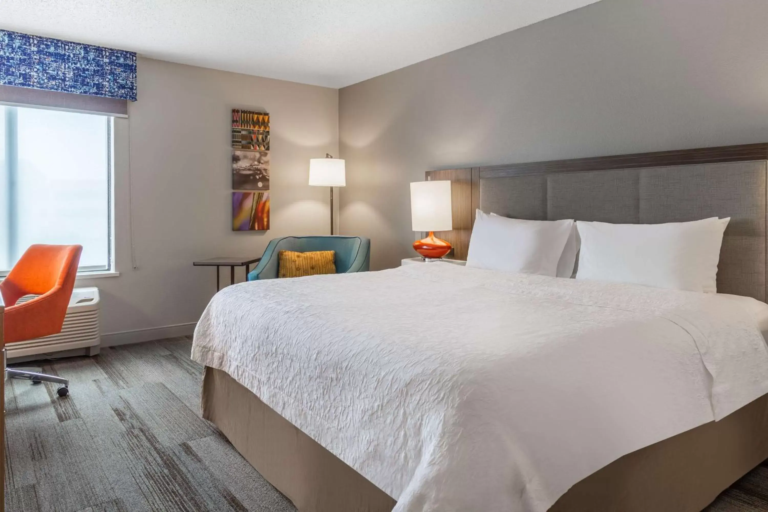 Bedroom, Bed in Hampton Inn La Crosse/Onalaska Bedroom, Bed in Hampton Inn La Crosse/Onalaska