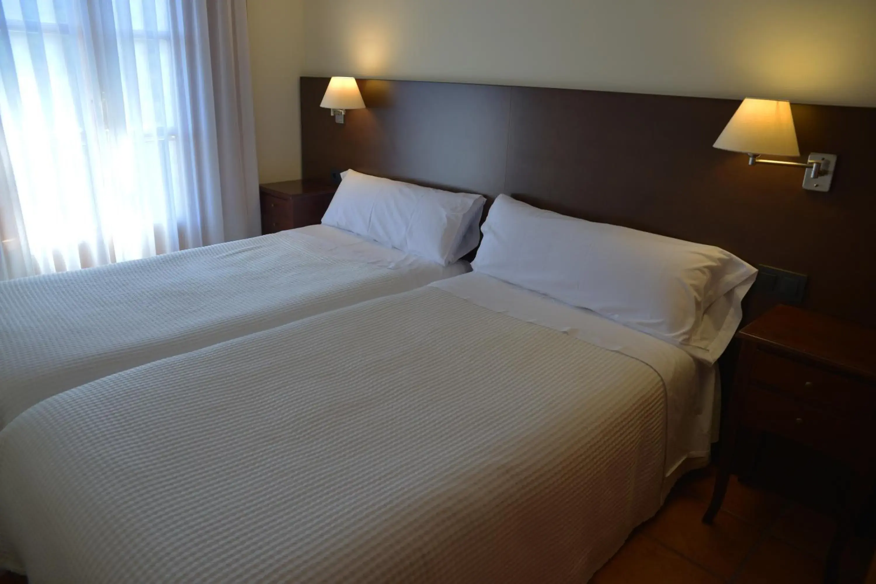 Photo of the whole room, Bed in Jardines de La Santa