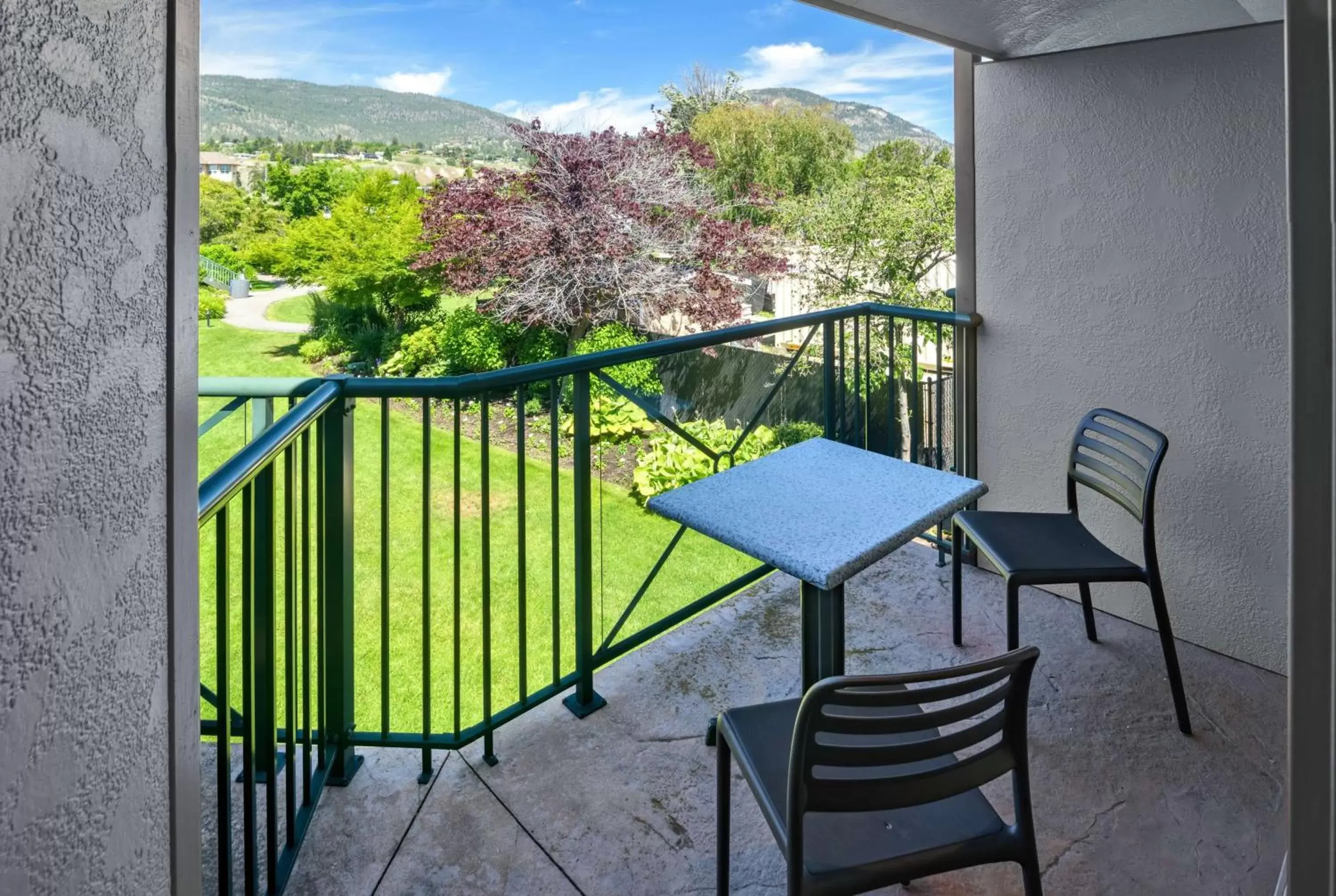 Photo of the whole room, Balcony/Terrace in Ramada by Wyndham Penticton Hotel & Suites