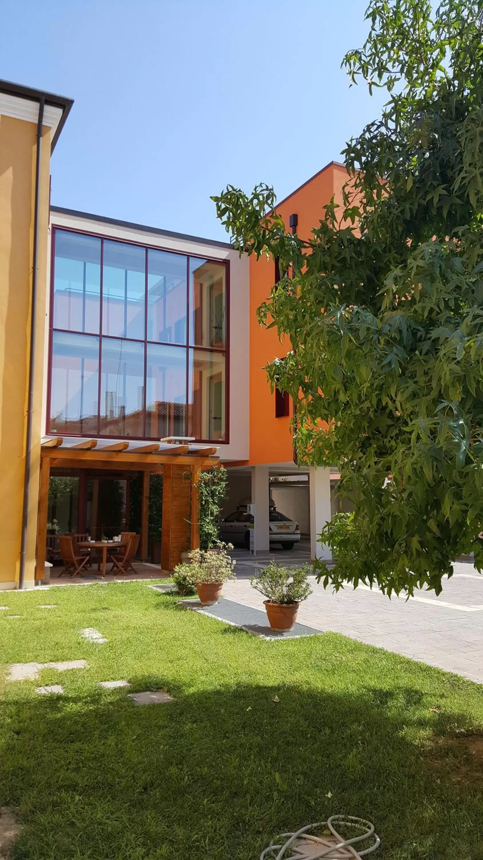 Garden view in UNAHOTELS Eco Hotel Villa Costanza Venezia