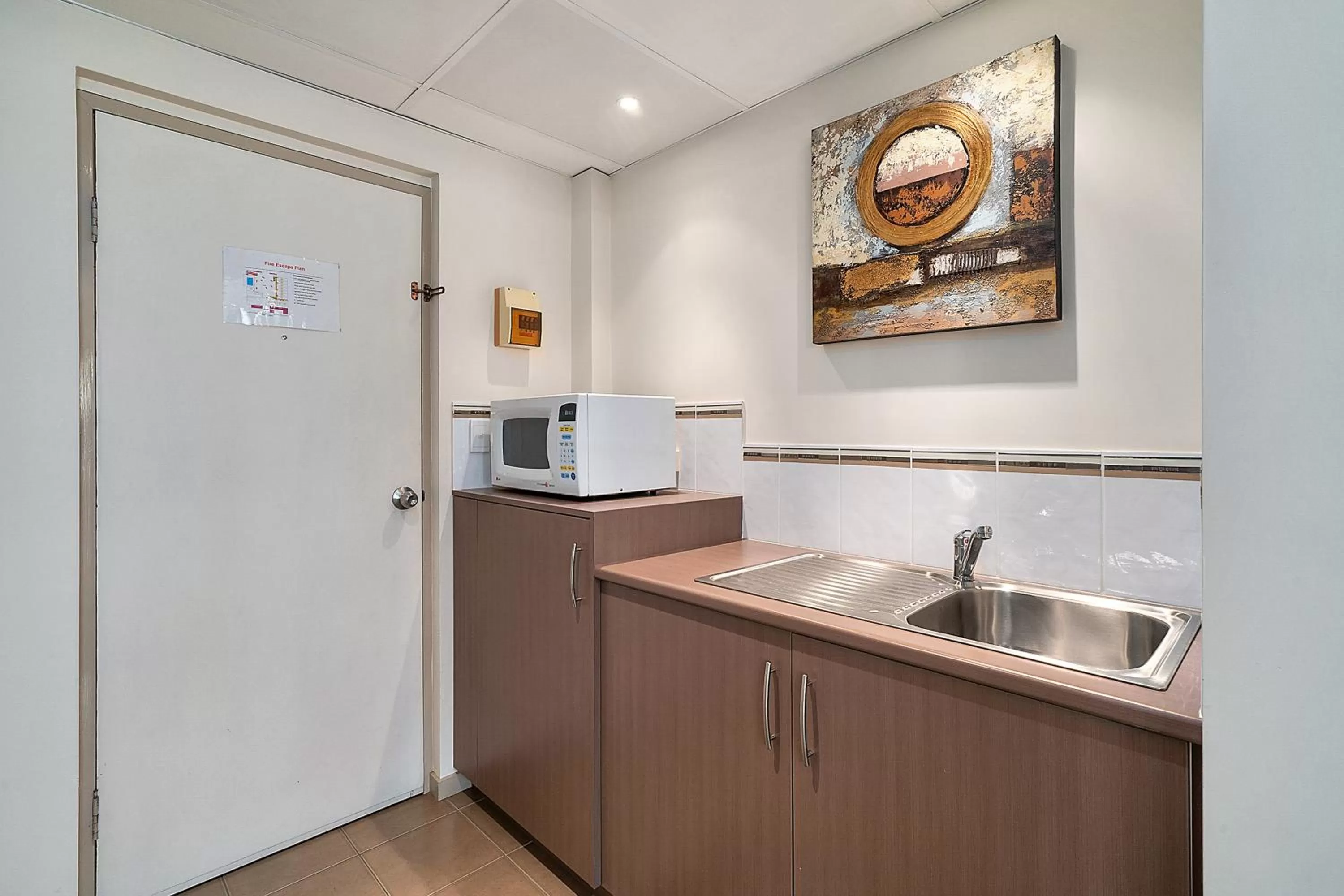 Kitchen or kitchenette in Comfort Inn Heritage Wagga