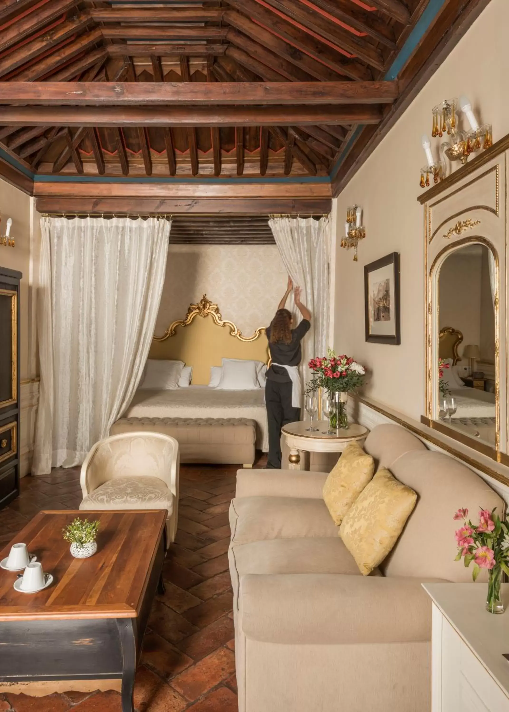 Lobby or reception, Lounge/Bar in Hotel Casa 1800 Granada