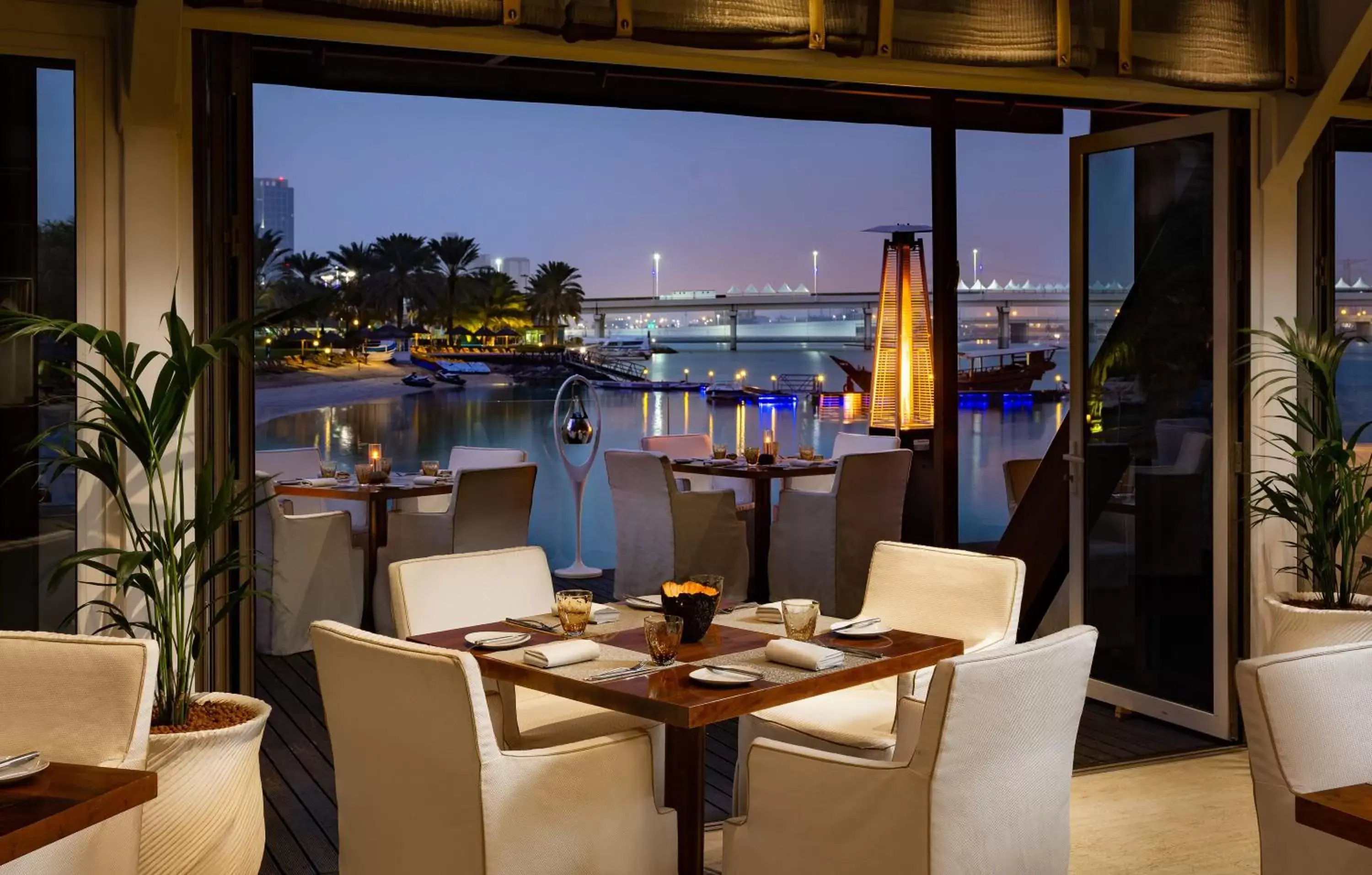 Restaurant/Places to Eat in Beach Rotana - Abu Dhabi