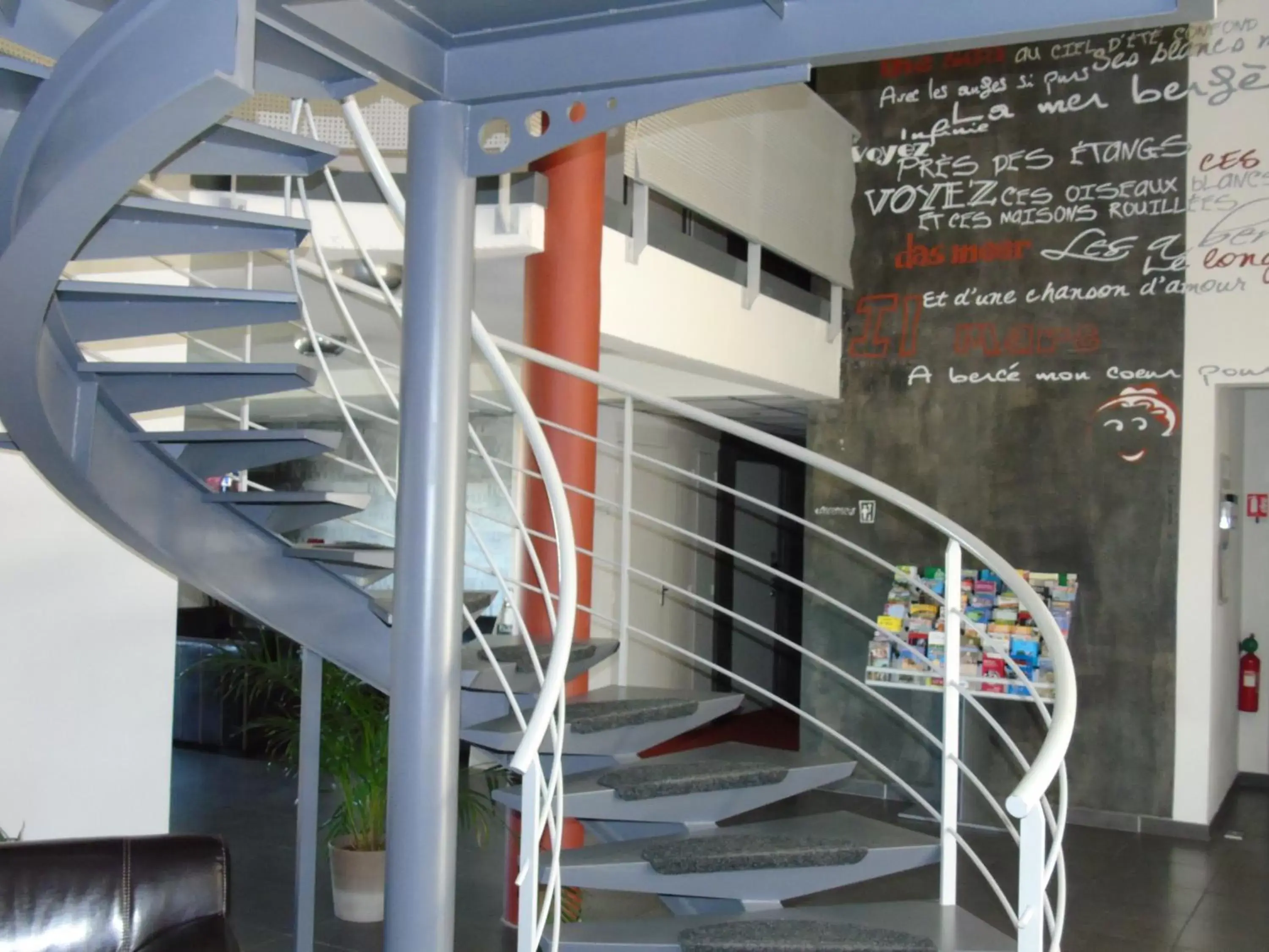 Lobby or reception in The Originals City, Hôtel Les Dômes, Perpignan Sud Saleilles