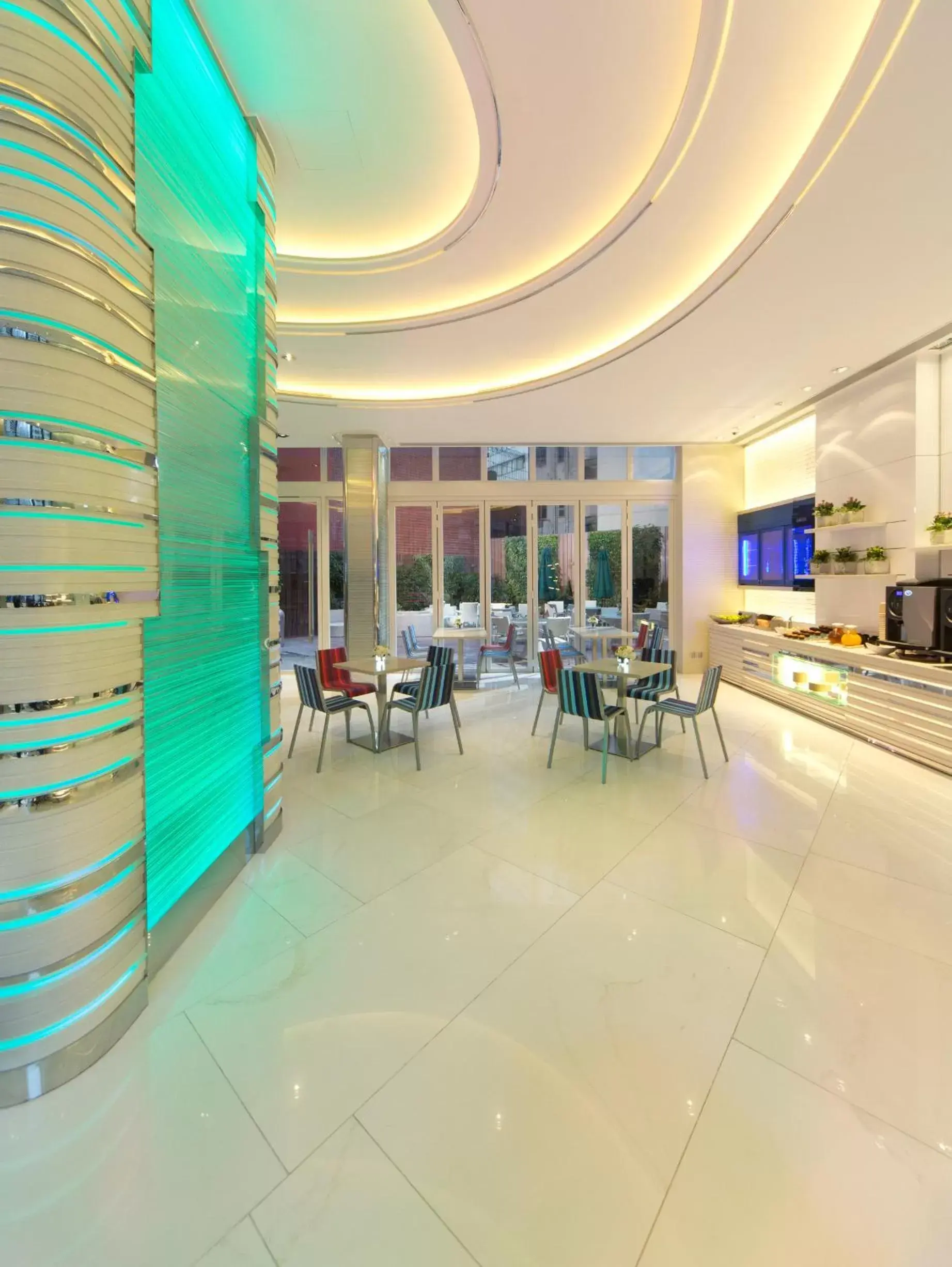 Lobby or reception, Restaurant/Places to Eat in iclub Sheung Wan Hotel