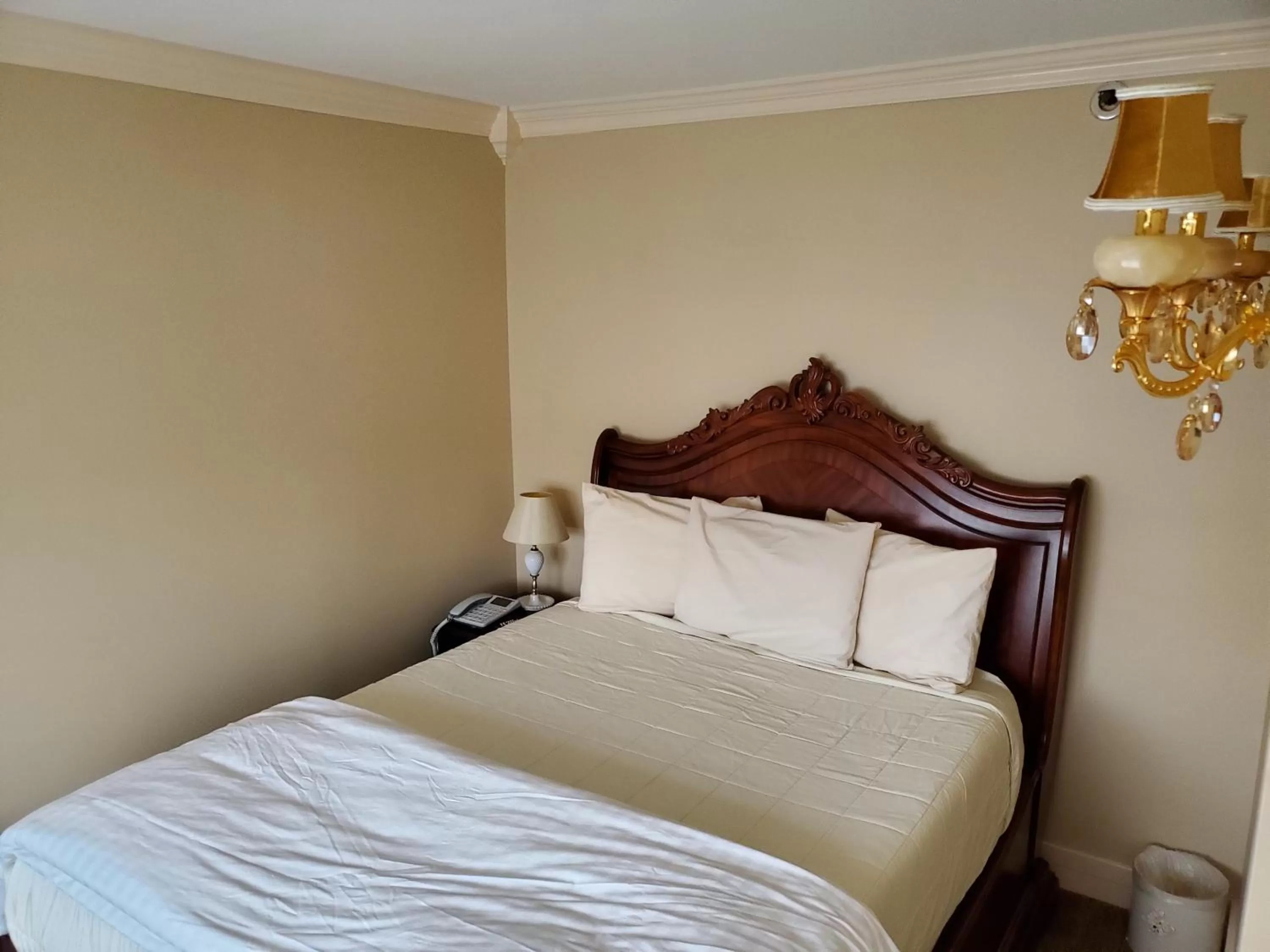 Bedroom, Bed in Lowell Inn