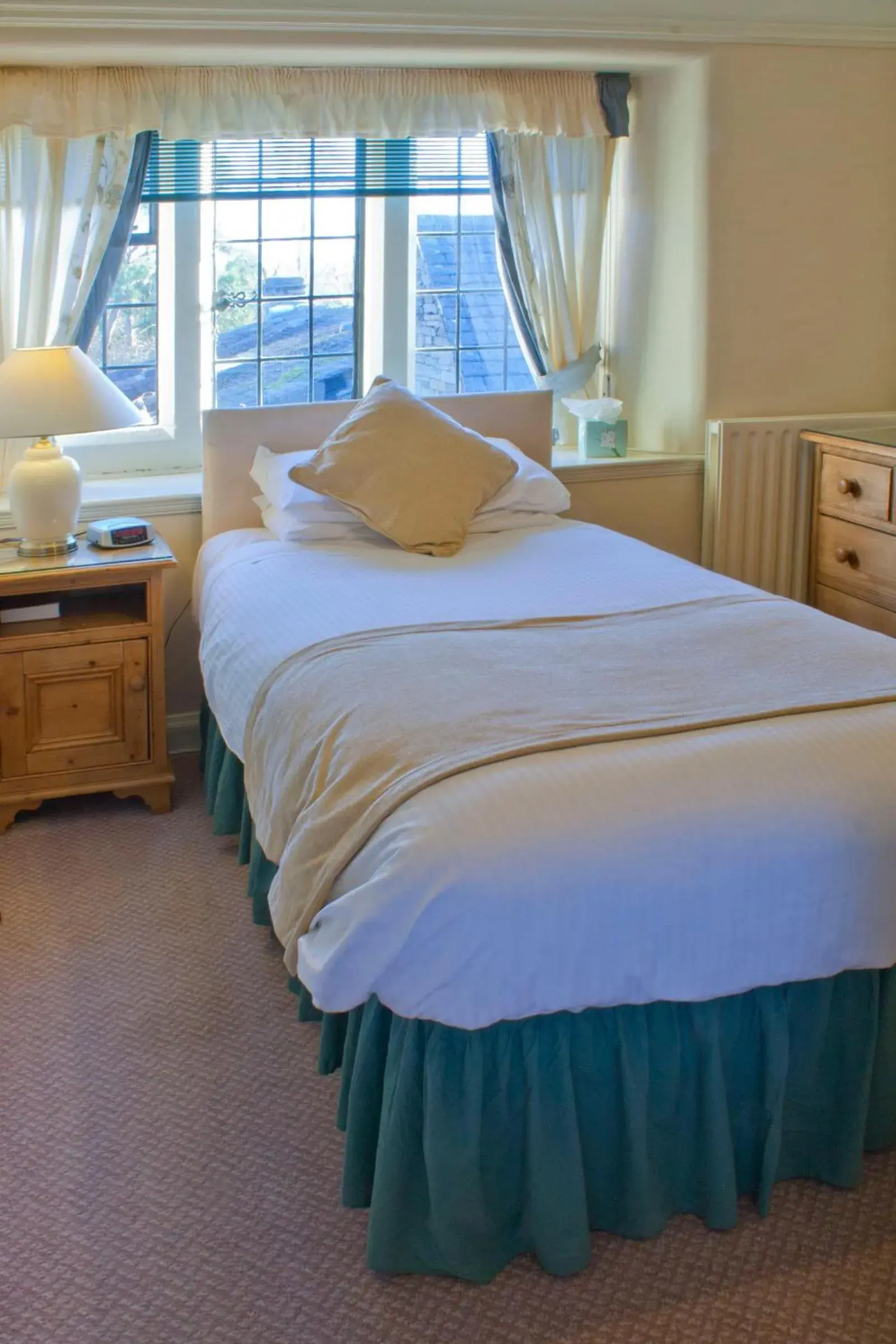 Bedroom, Bed in Cragwood Country House Hotel