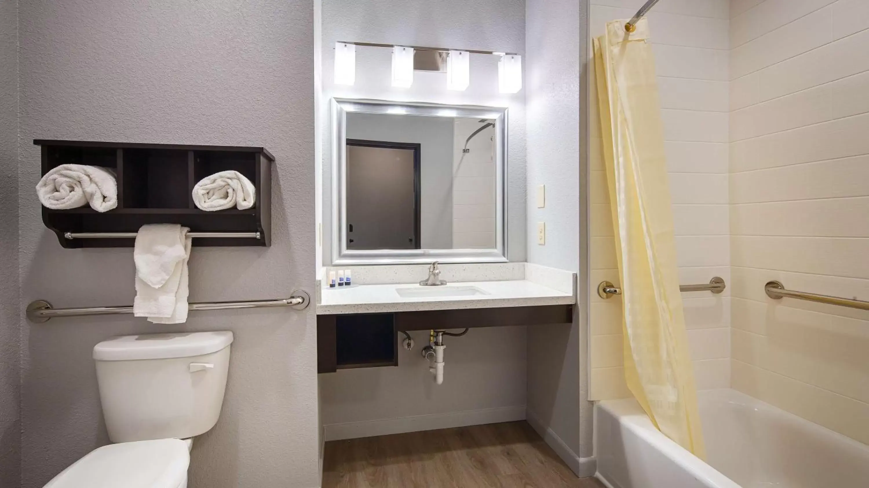 Bathroom in Best Western Plus Lonestar Inn & Suites