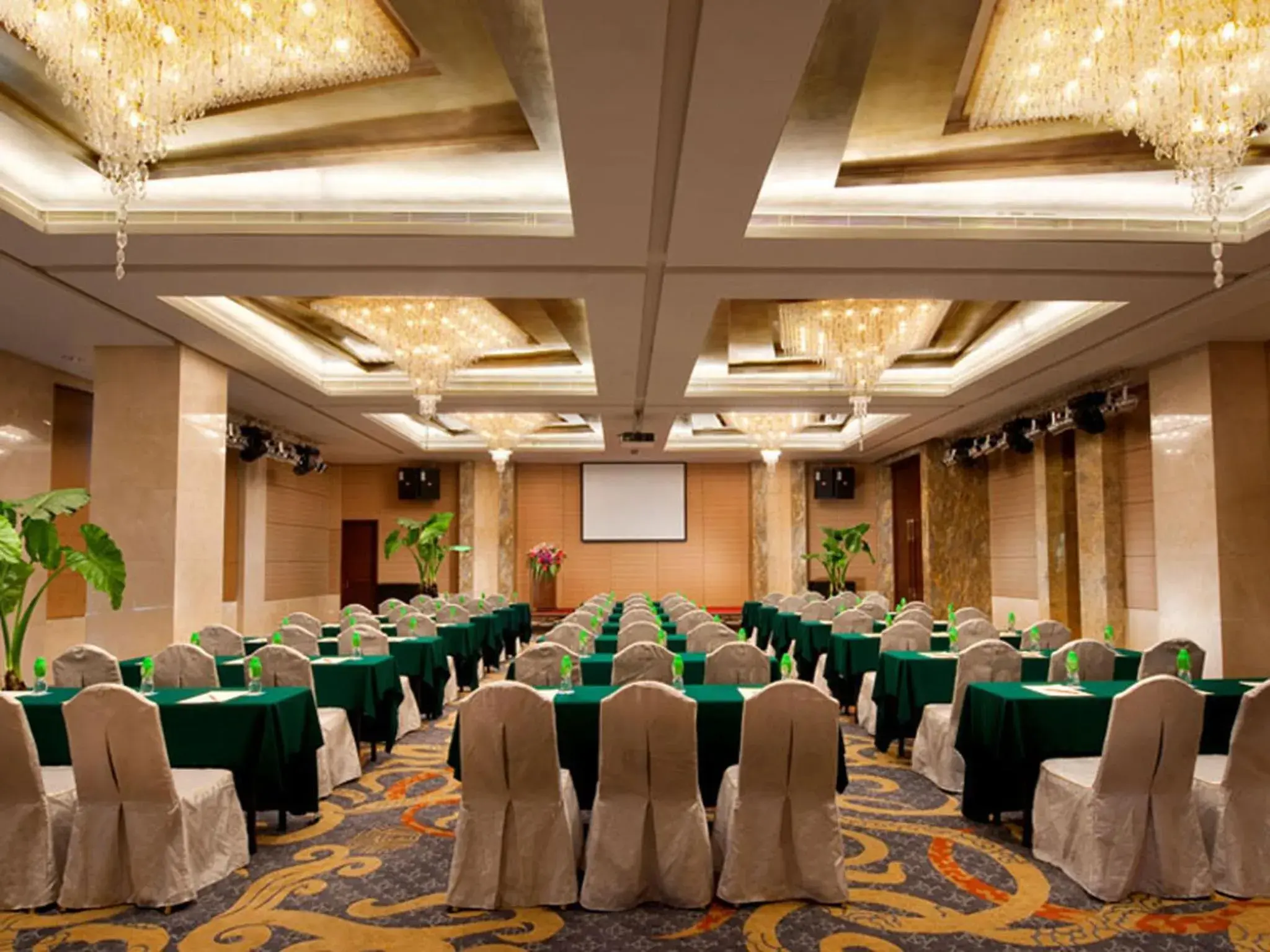 Meeting/conference room in HJ International Hotel