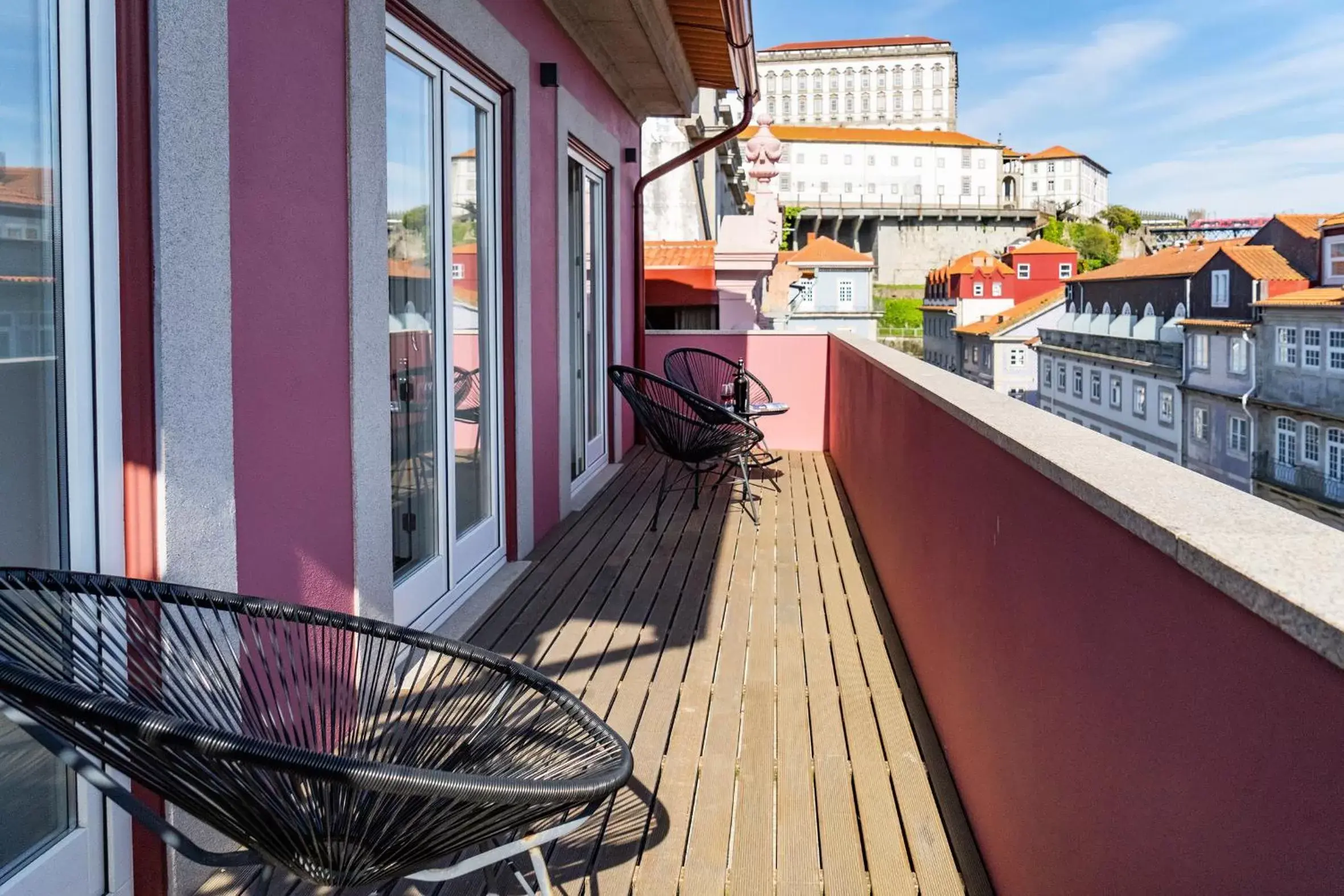 Neighbourhood, Balcony/Terrace in Porto River Infante