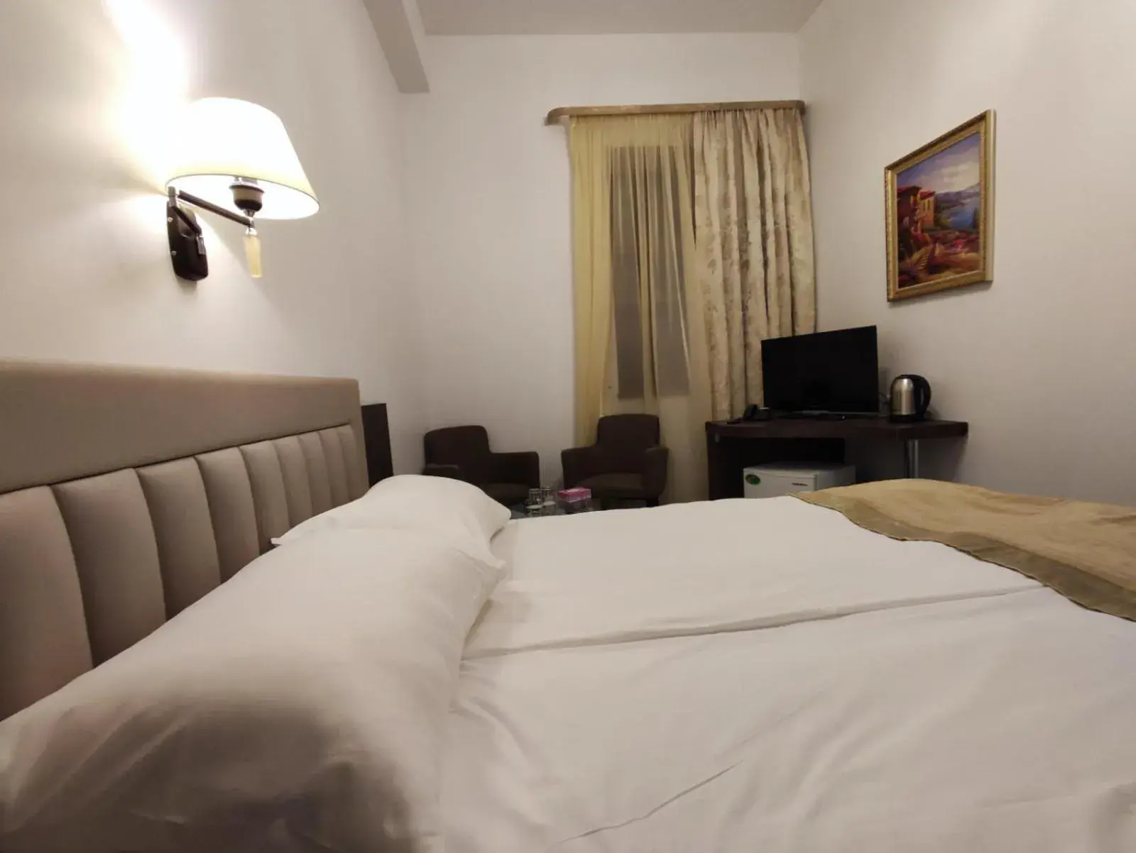 Photo of the whole room, Bed in Yerevan Deluxe Hotel