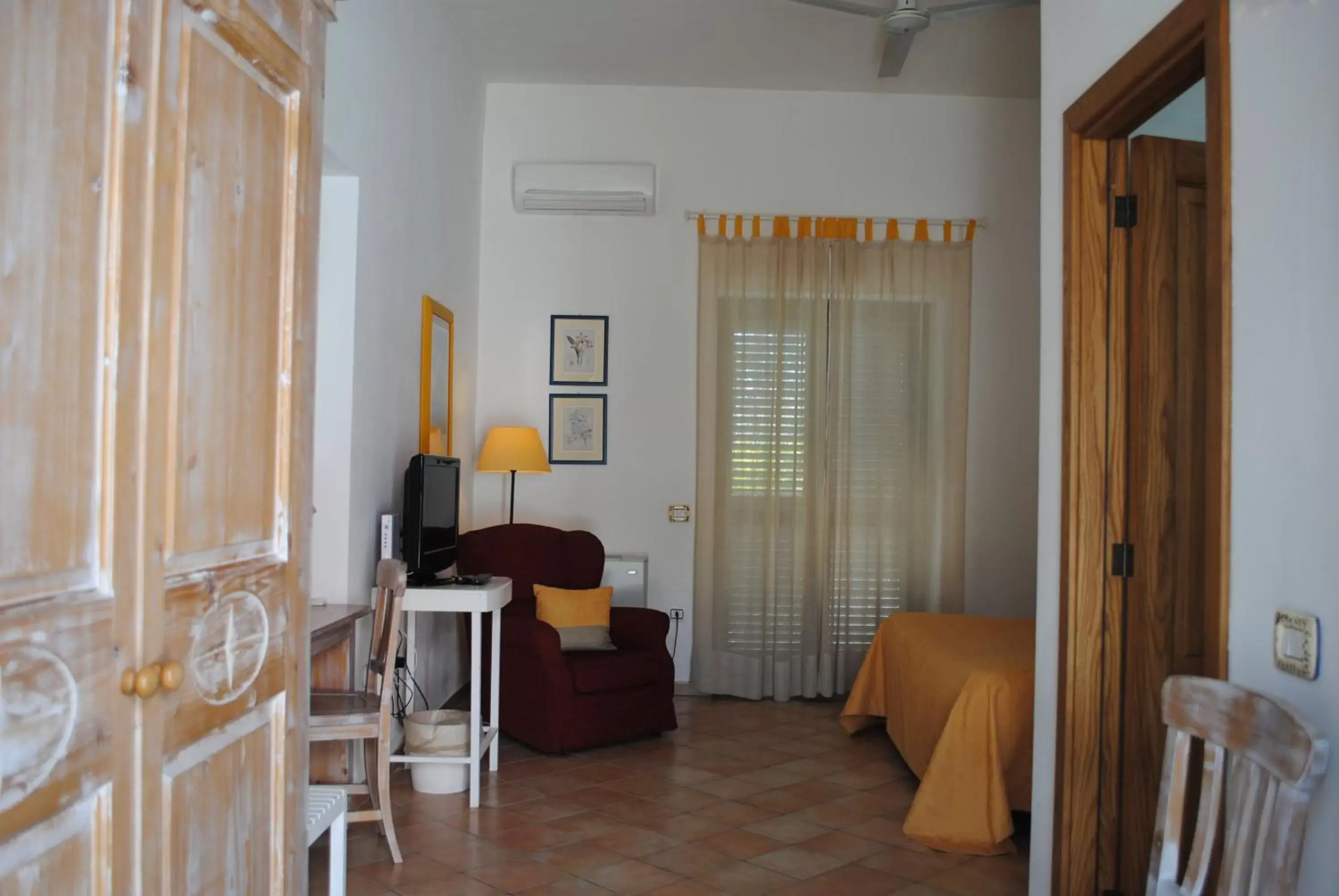 Bedroom, Dining Area in Hotel Giardino Giamperduto