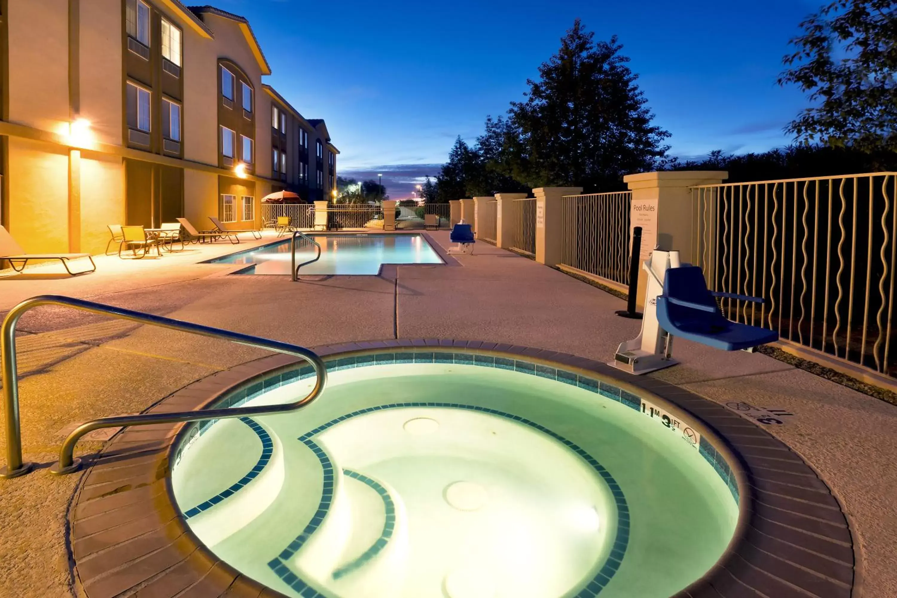 Swimming Pool in Holiday Inn Express Hotel & Suites Casa Grande, an IHG Hotel