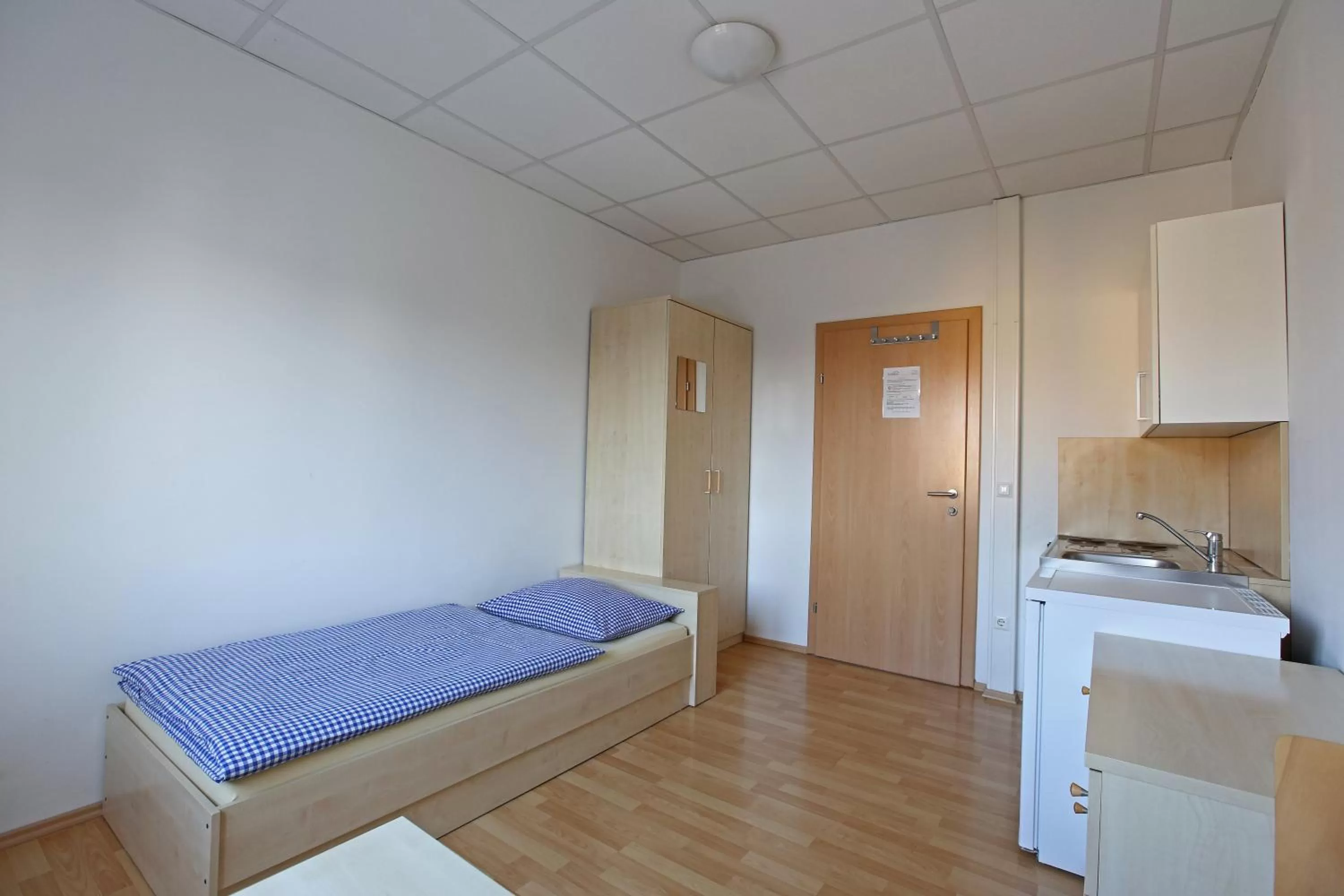 Photo of the whole room, Bed in Montagehotel Living@Linz