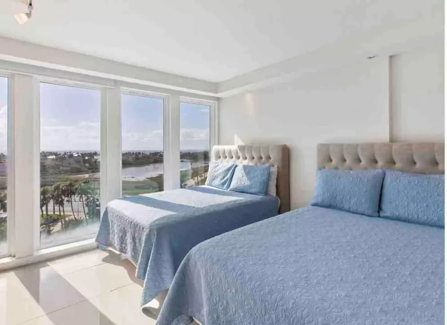 Bed in Bahia Mar Solare Tower 6th floor Bayview Condo 2bd 2ba with Pools and Hot tubs