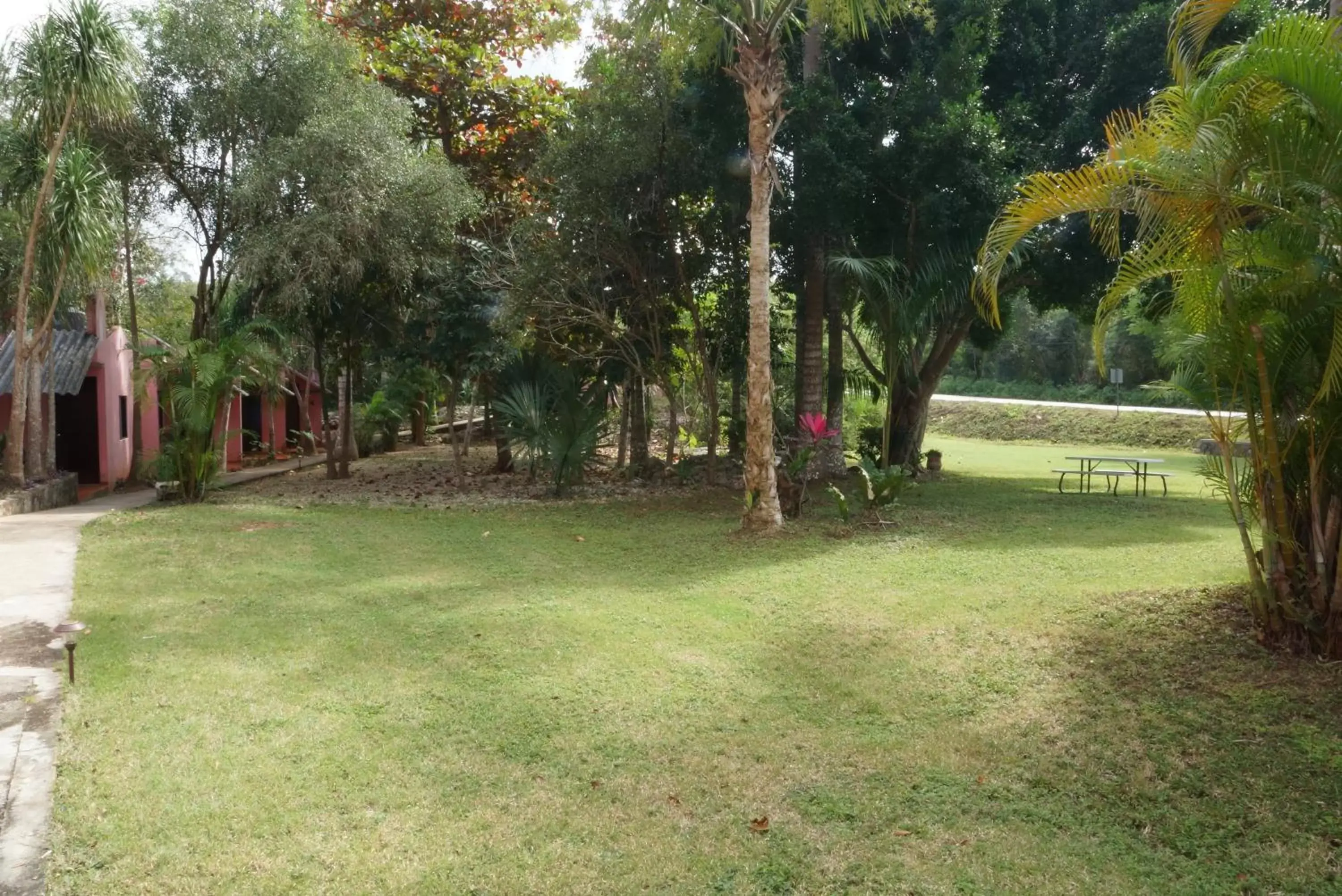 Garden in Hotel Doralba Inn Chichen