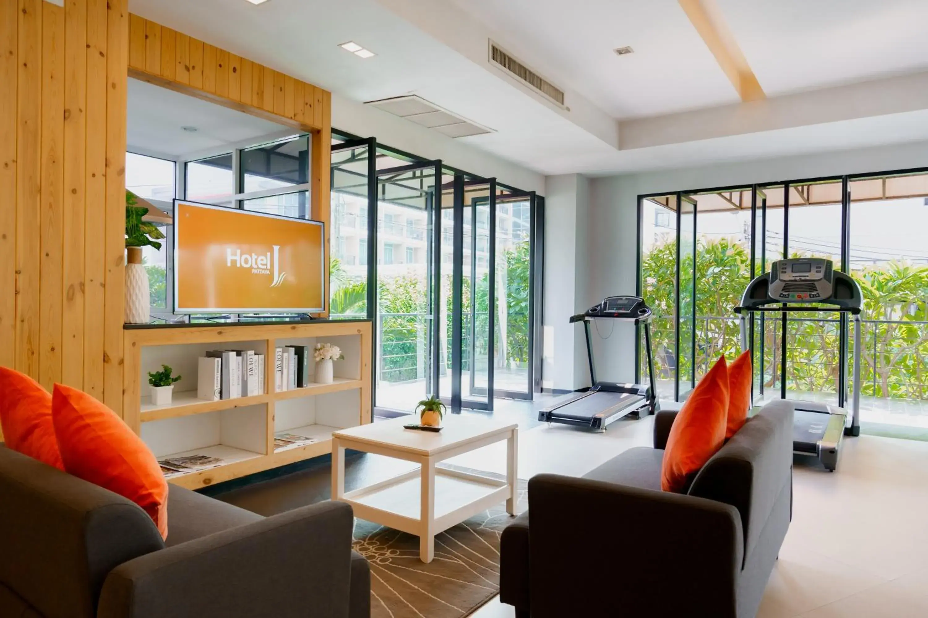 Fitness centre/facilities in Hotel J Pattaya